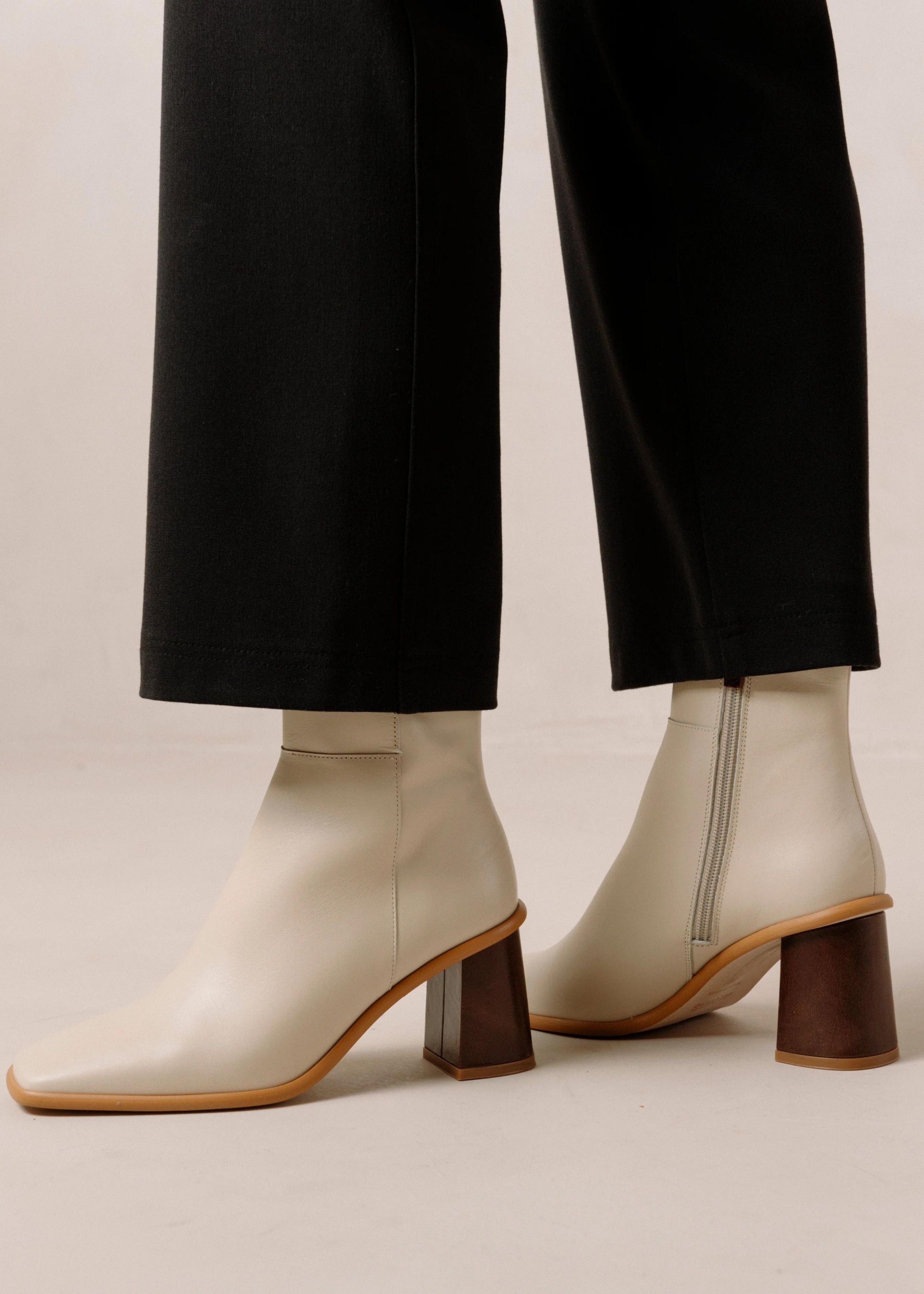 West boots, cream
