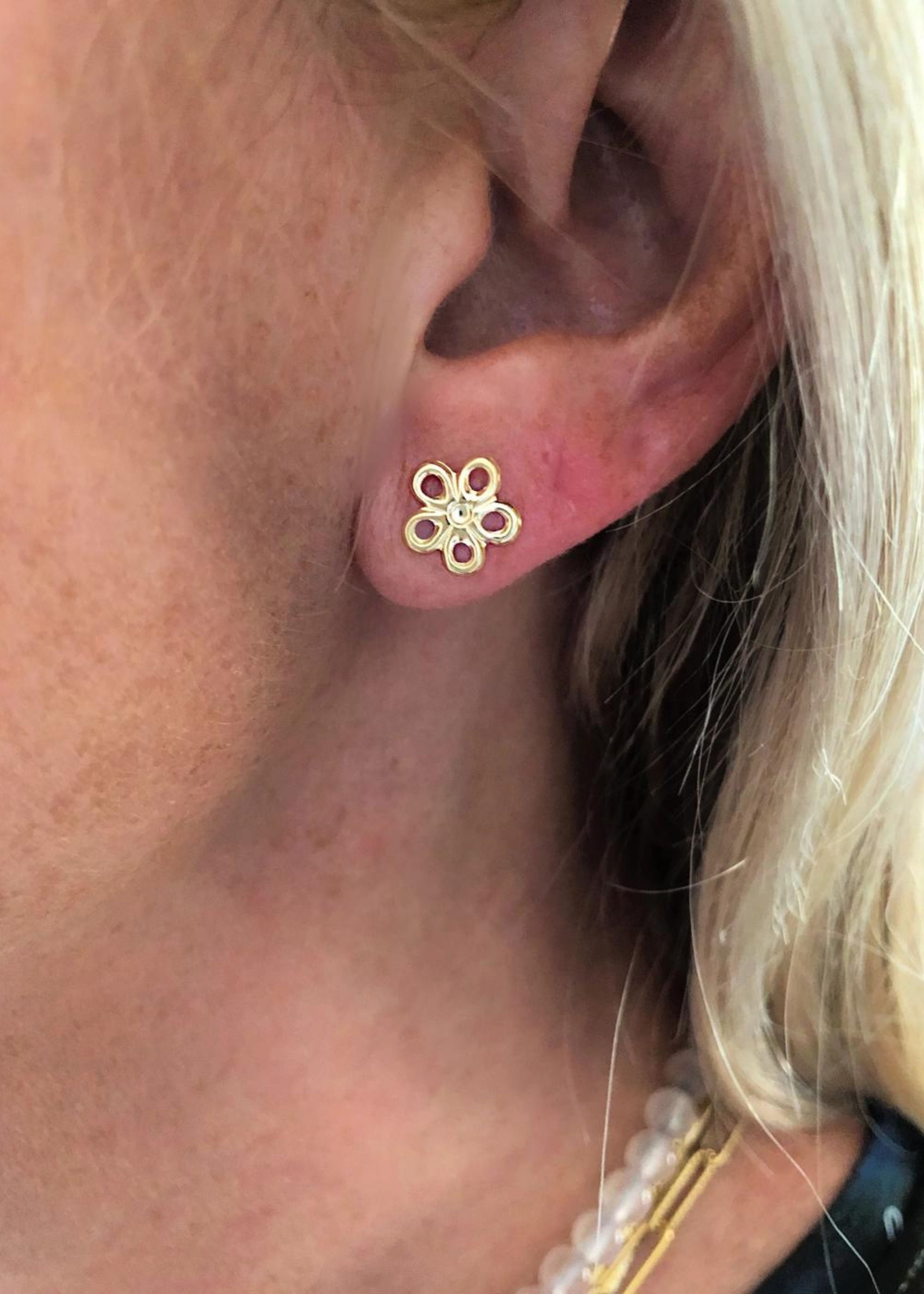 Dalia stud earrings