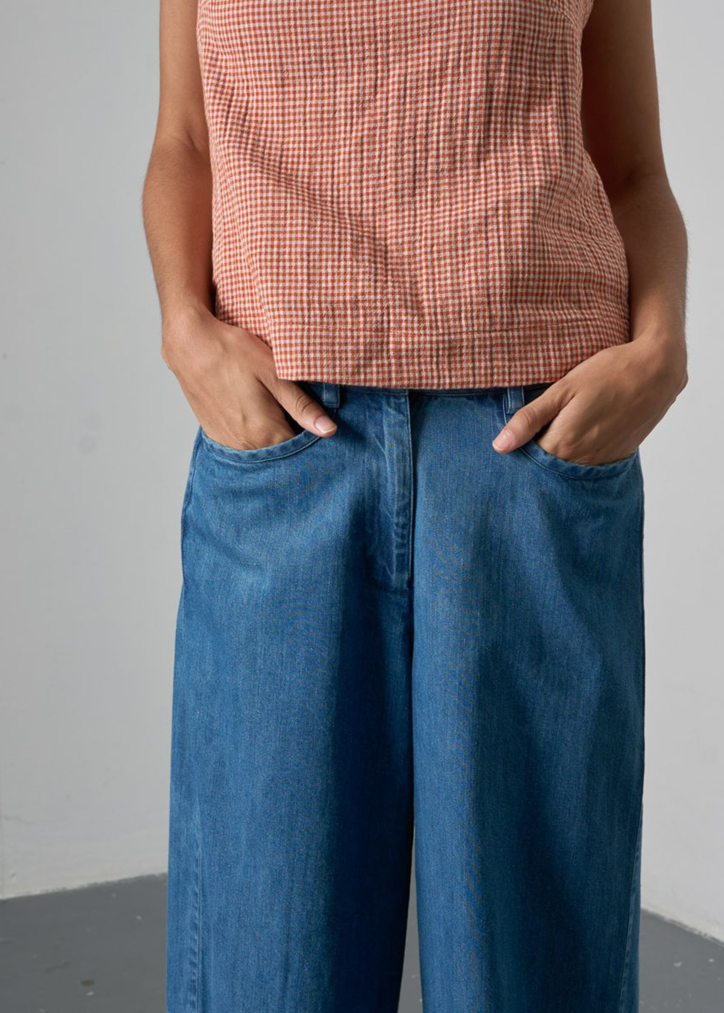 Alicia barrel leg trousers