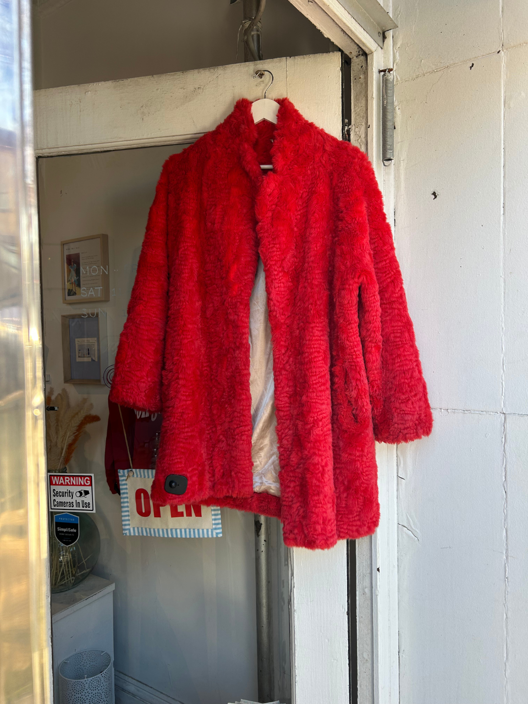 Bellreose coat, red