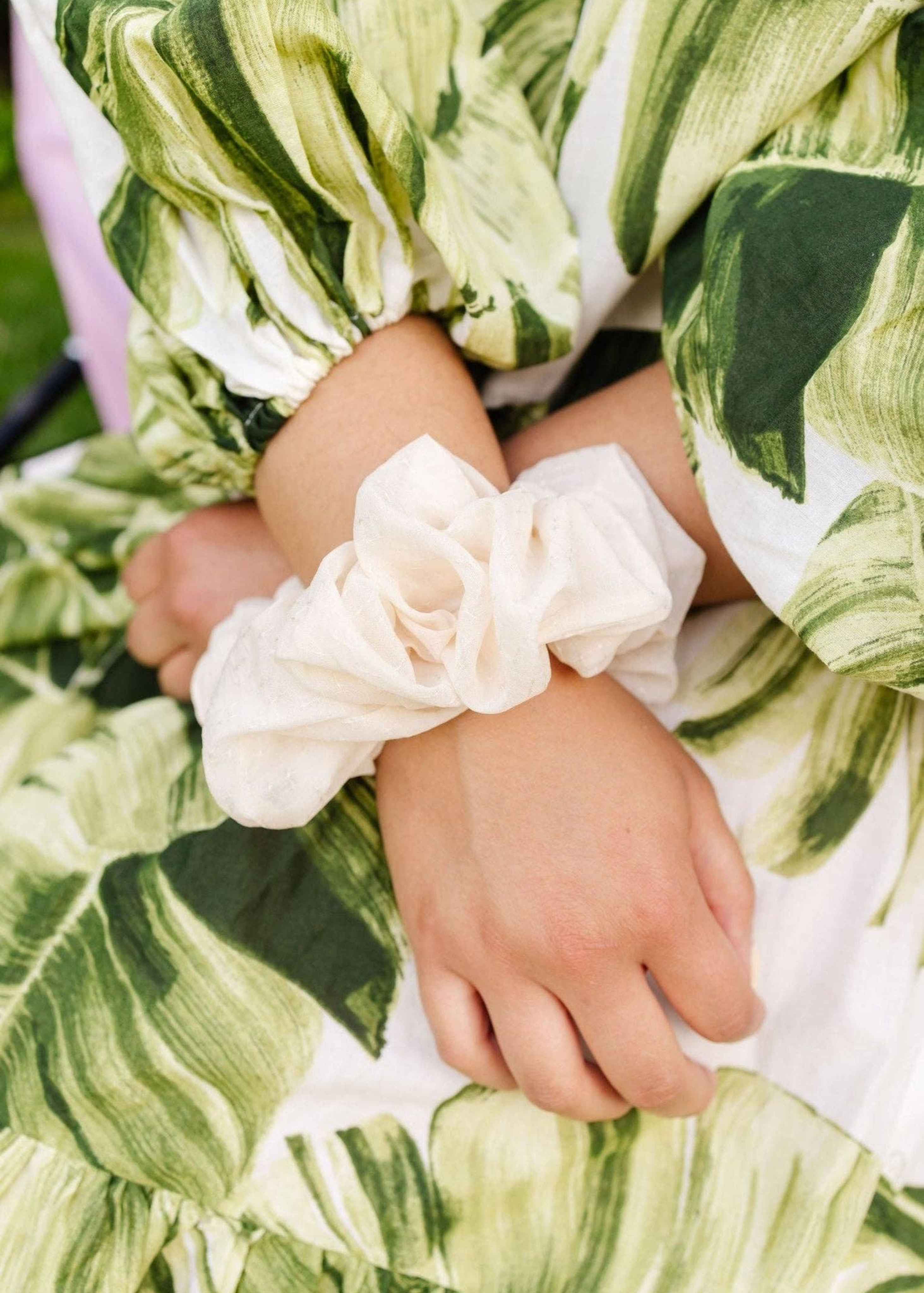 Pearl jumbo scrunchie