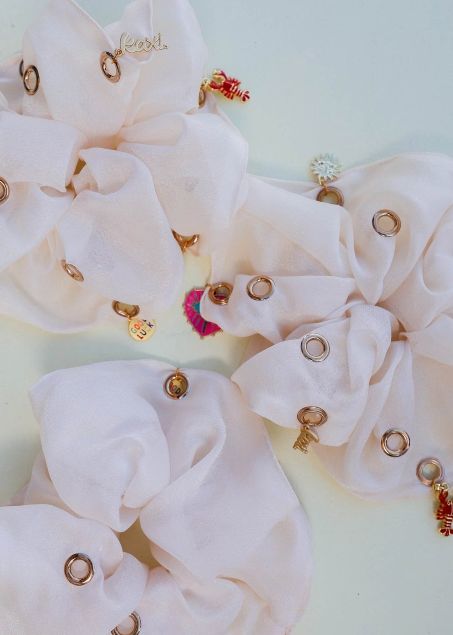 Grommet jumbo scrunchie