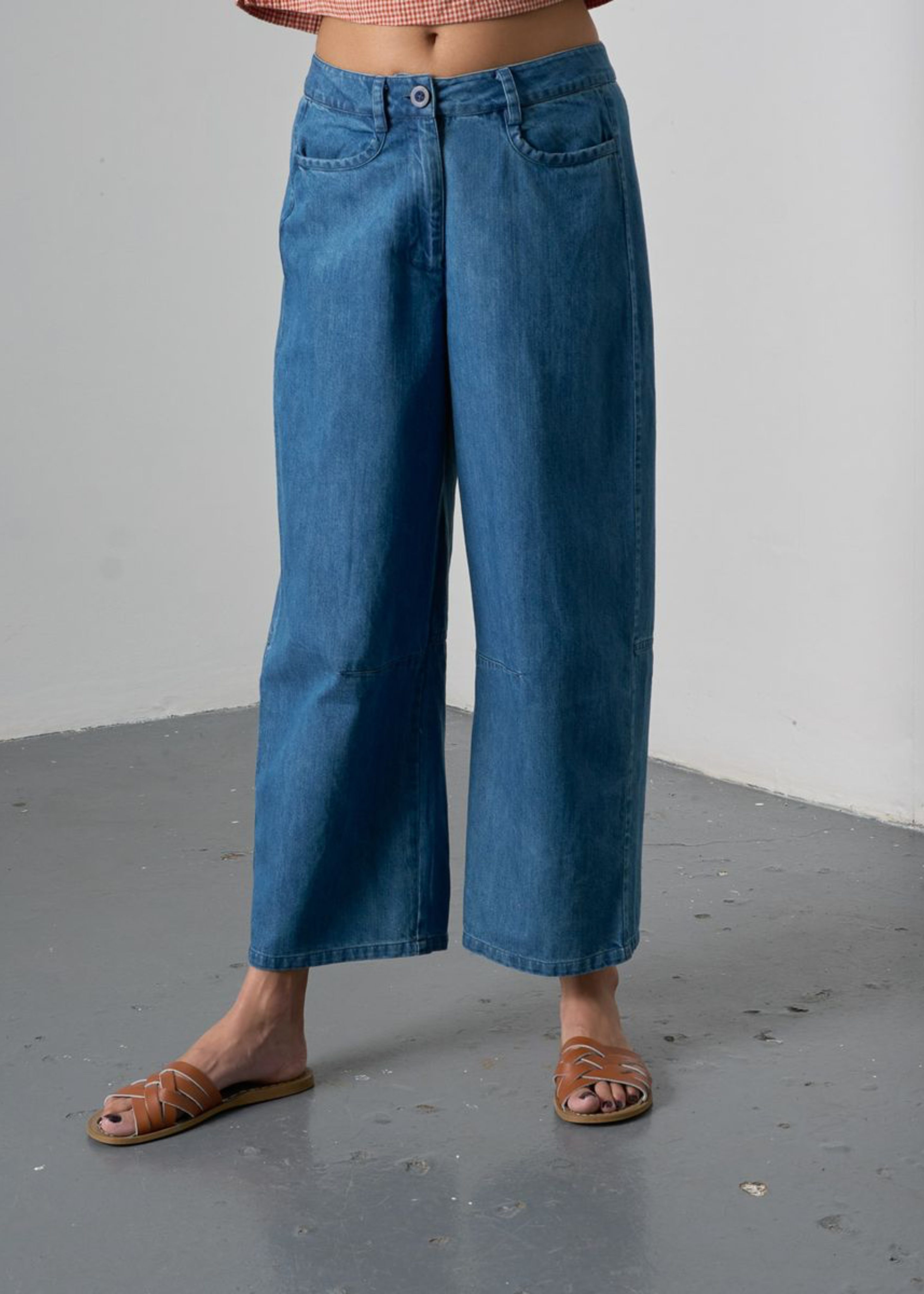 Alicia barrel leg trousers