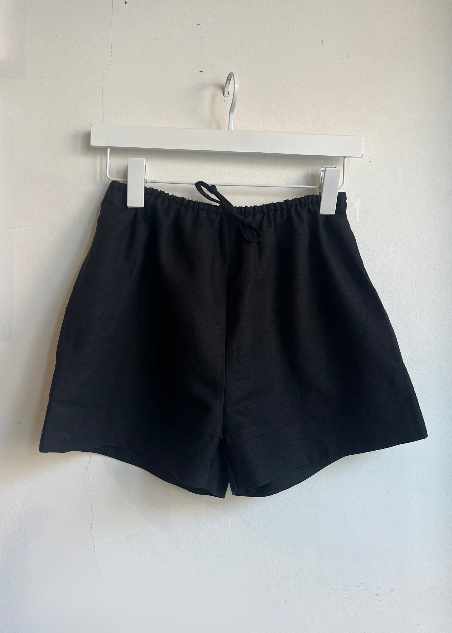 Drawstring short, black