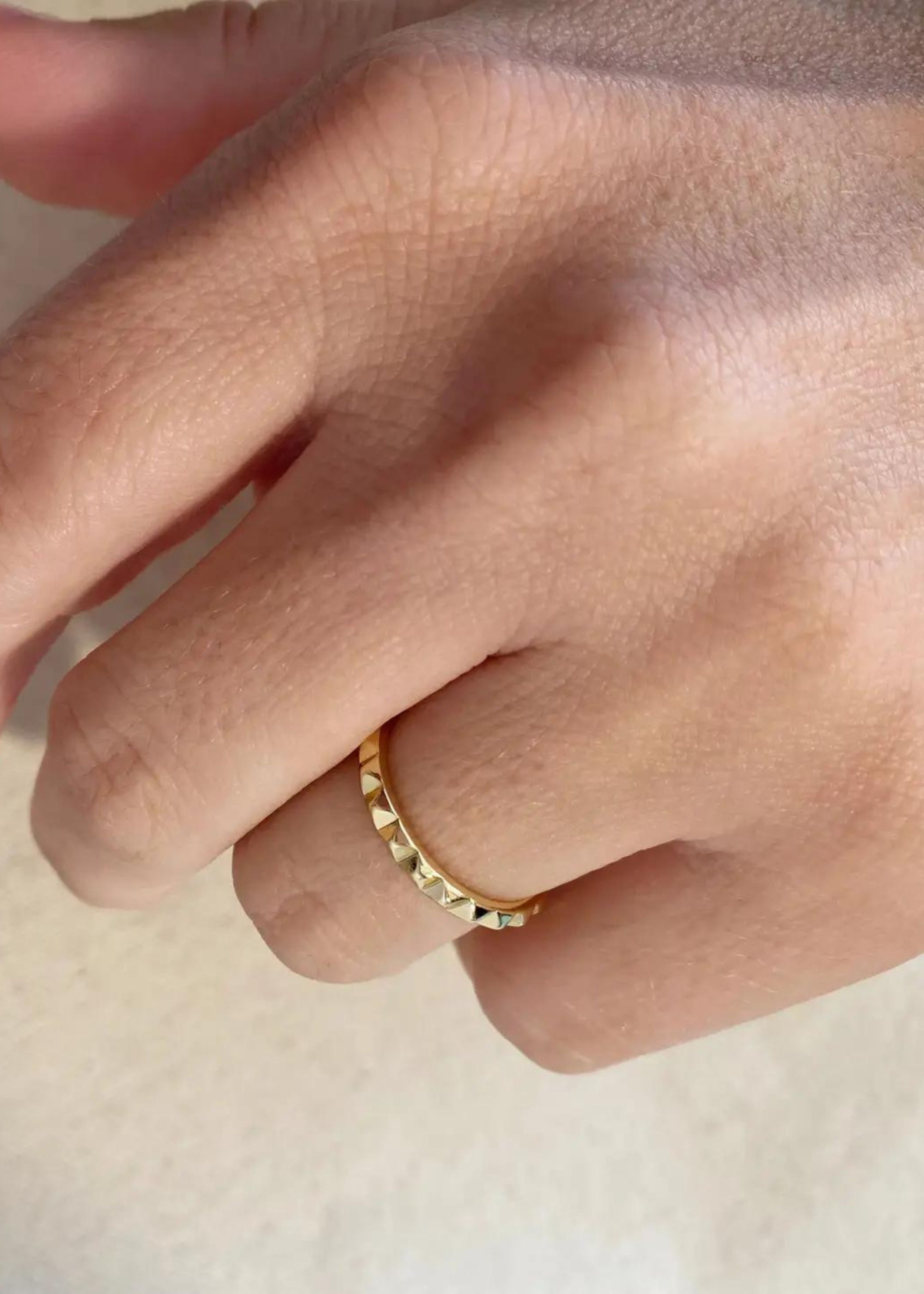 Spiked ring