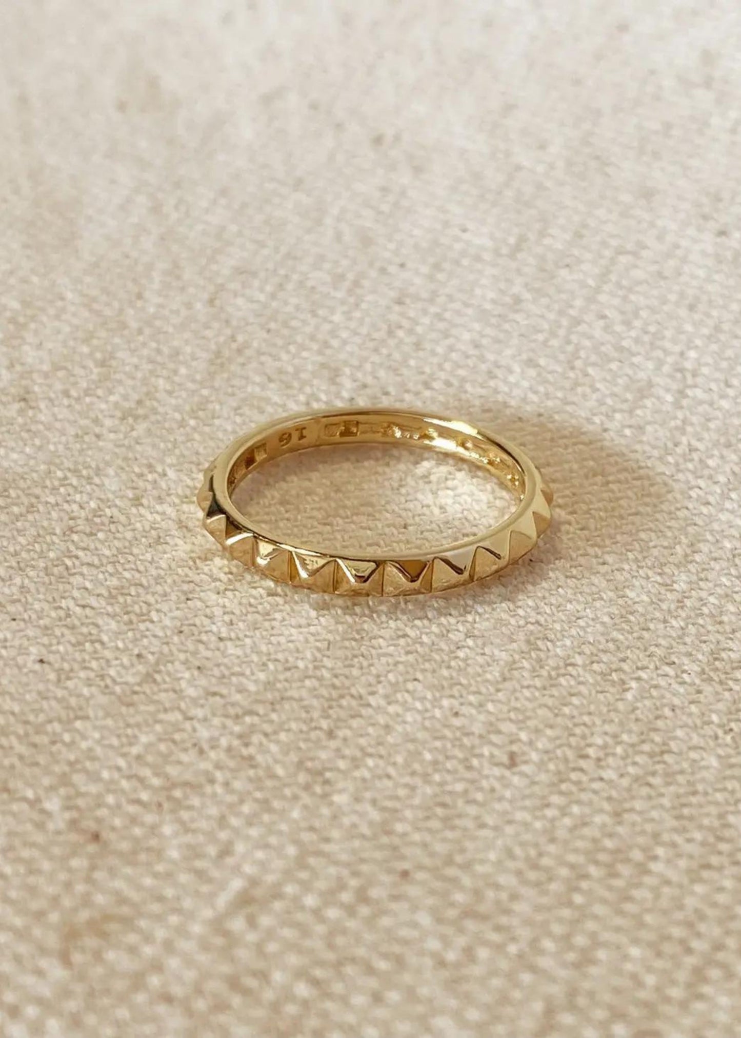 Spiked ring