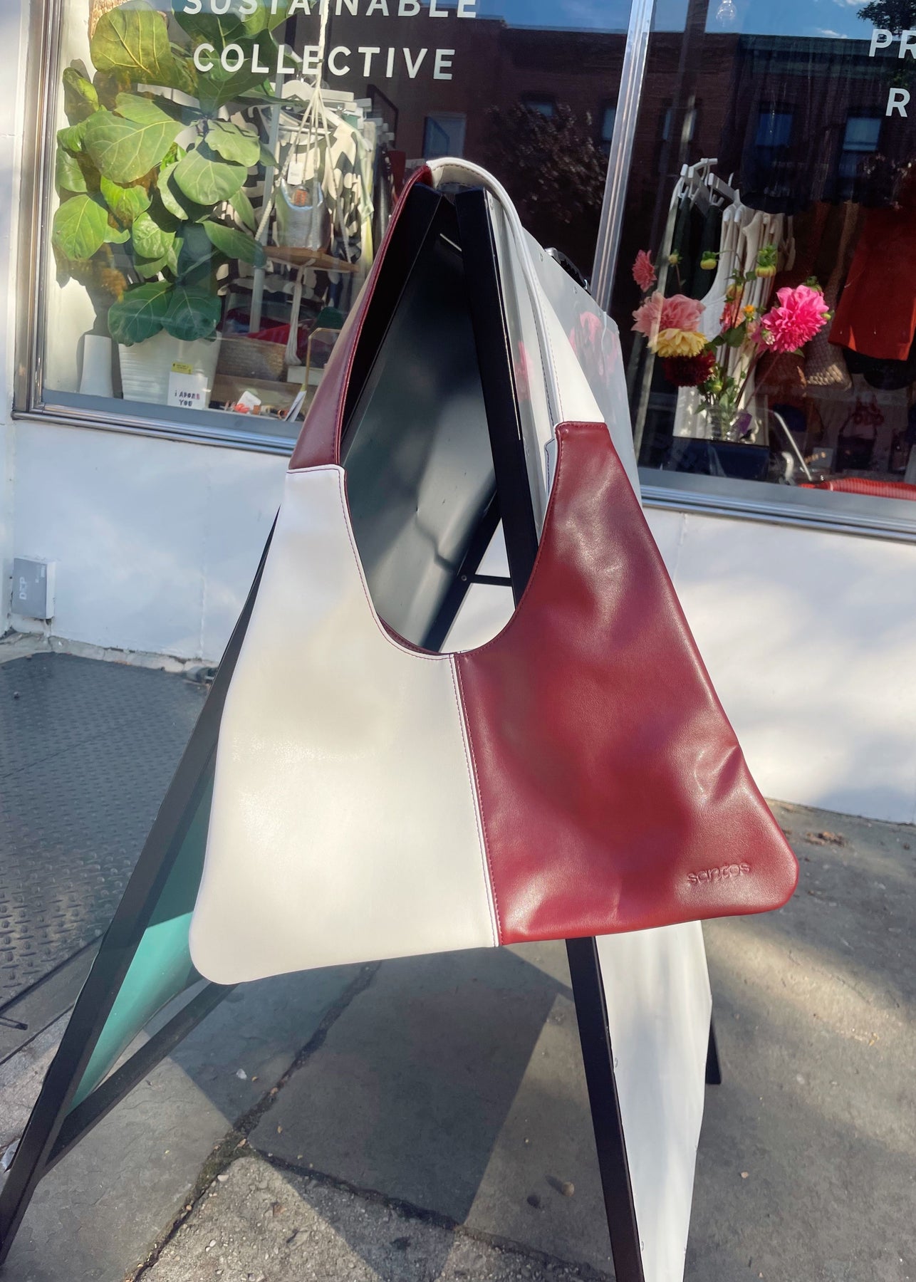 Agave Triangular Tote | Burgundy Red