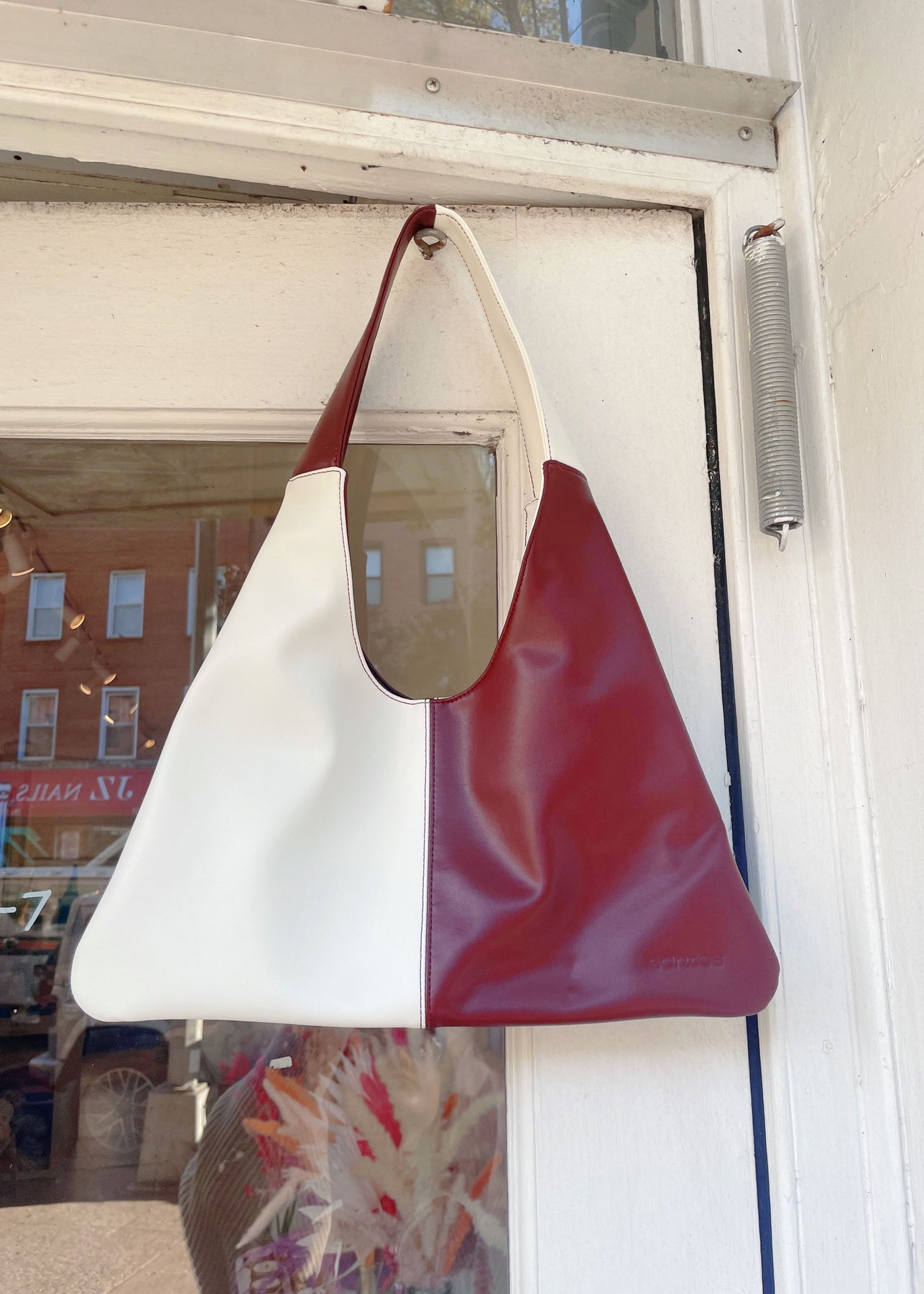 Agave Triangular Tote | Burgundy Red