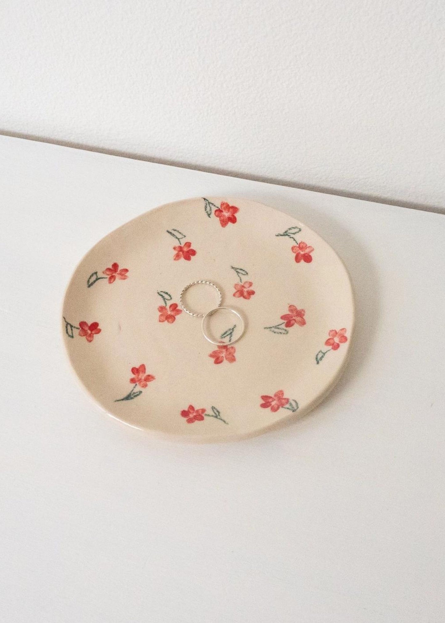 Red poppy catchall plate