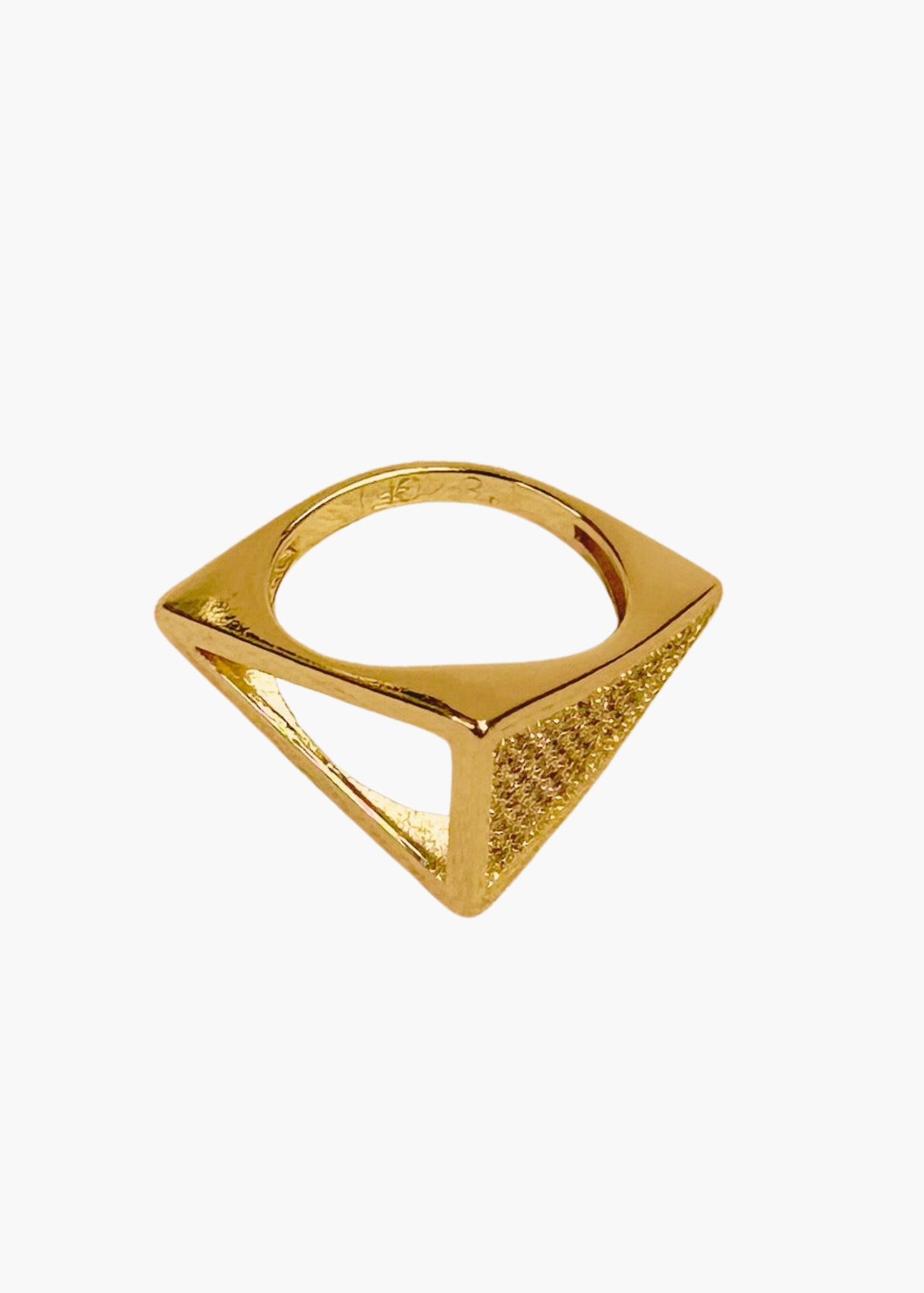 Geometric ring