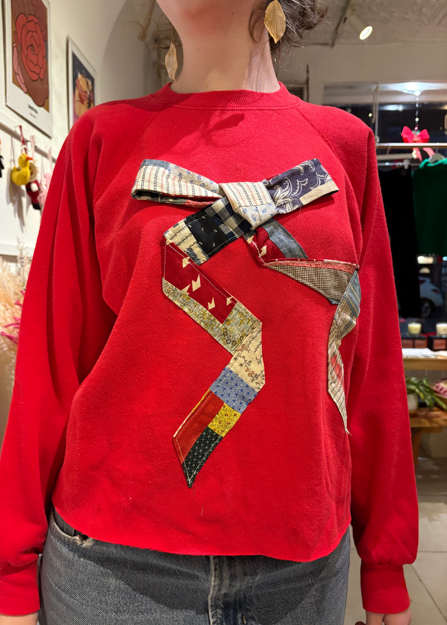 Quilt bow pullover, red