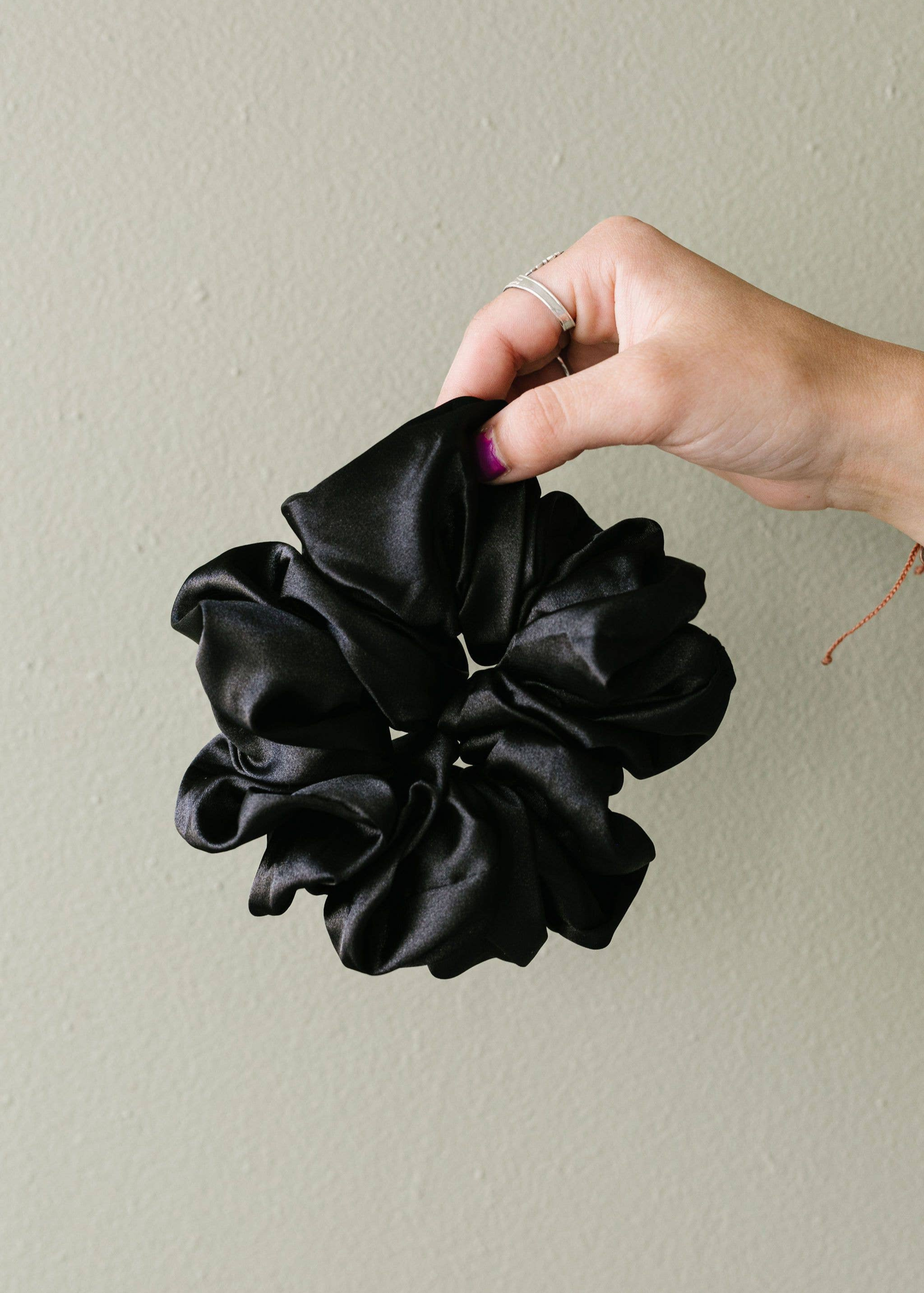 Shadow satin jumbo scrunchie
