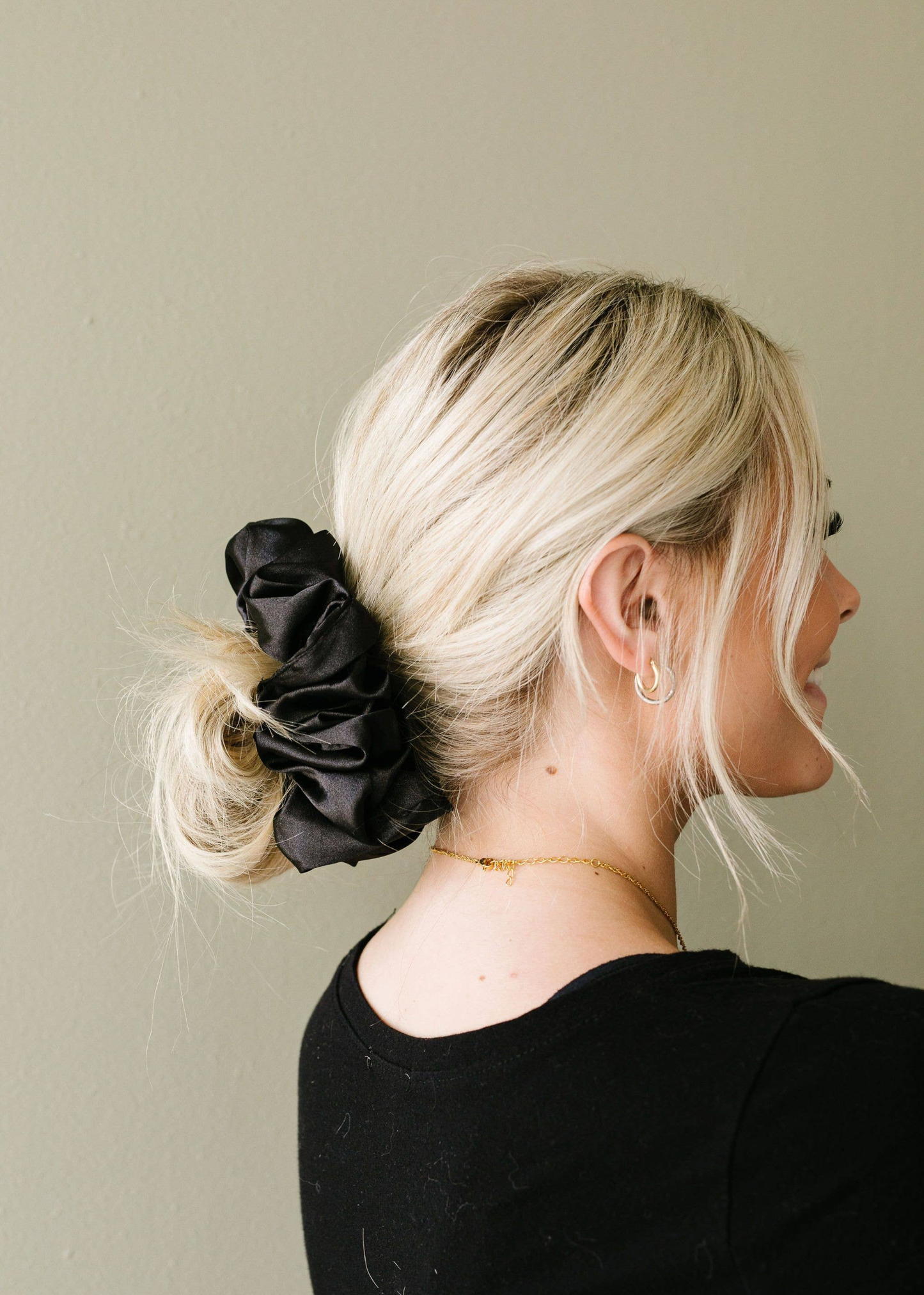 Shadow satin jumbo scrunchie