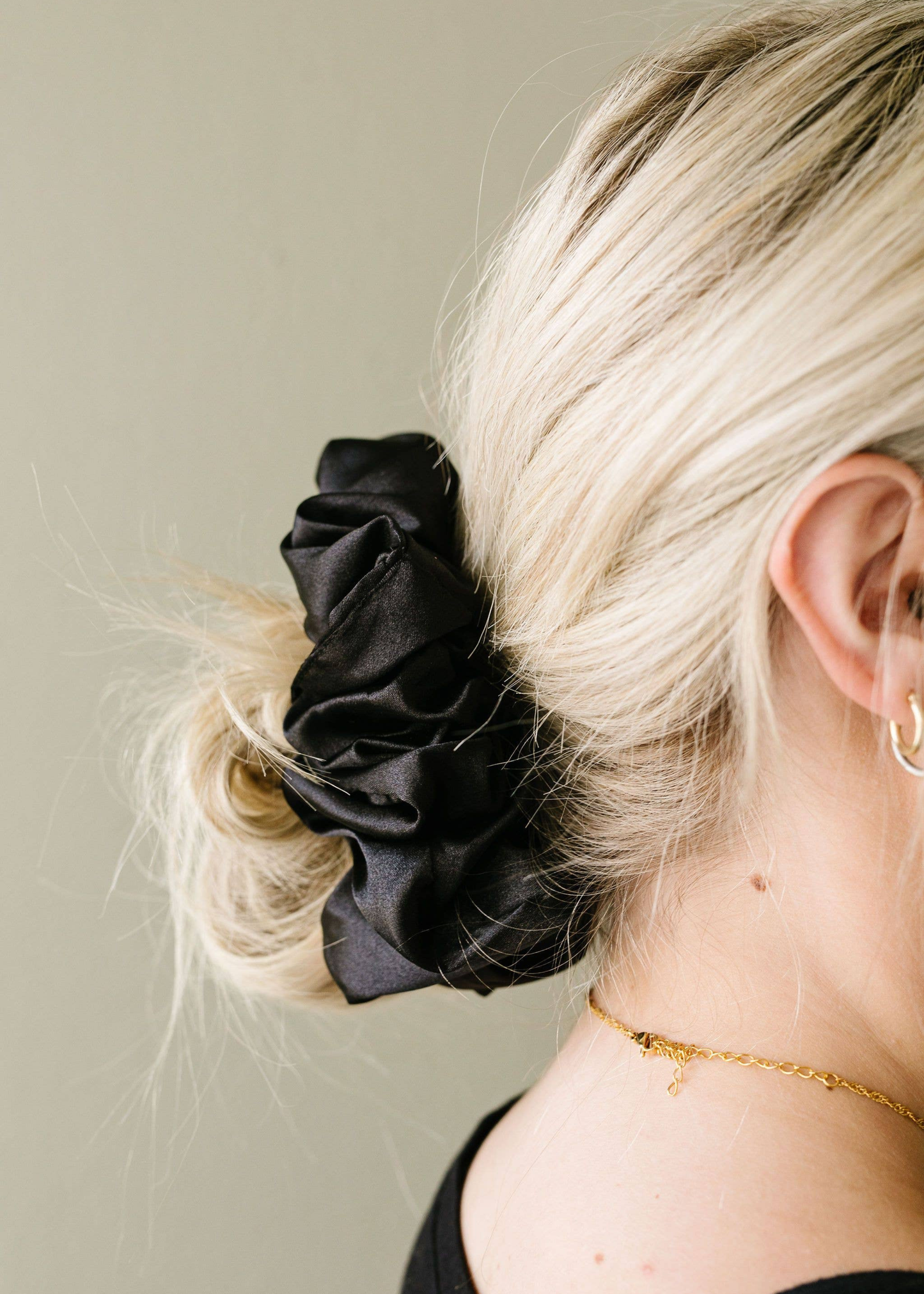 Shadow satin jumbo scrunchie