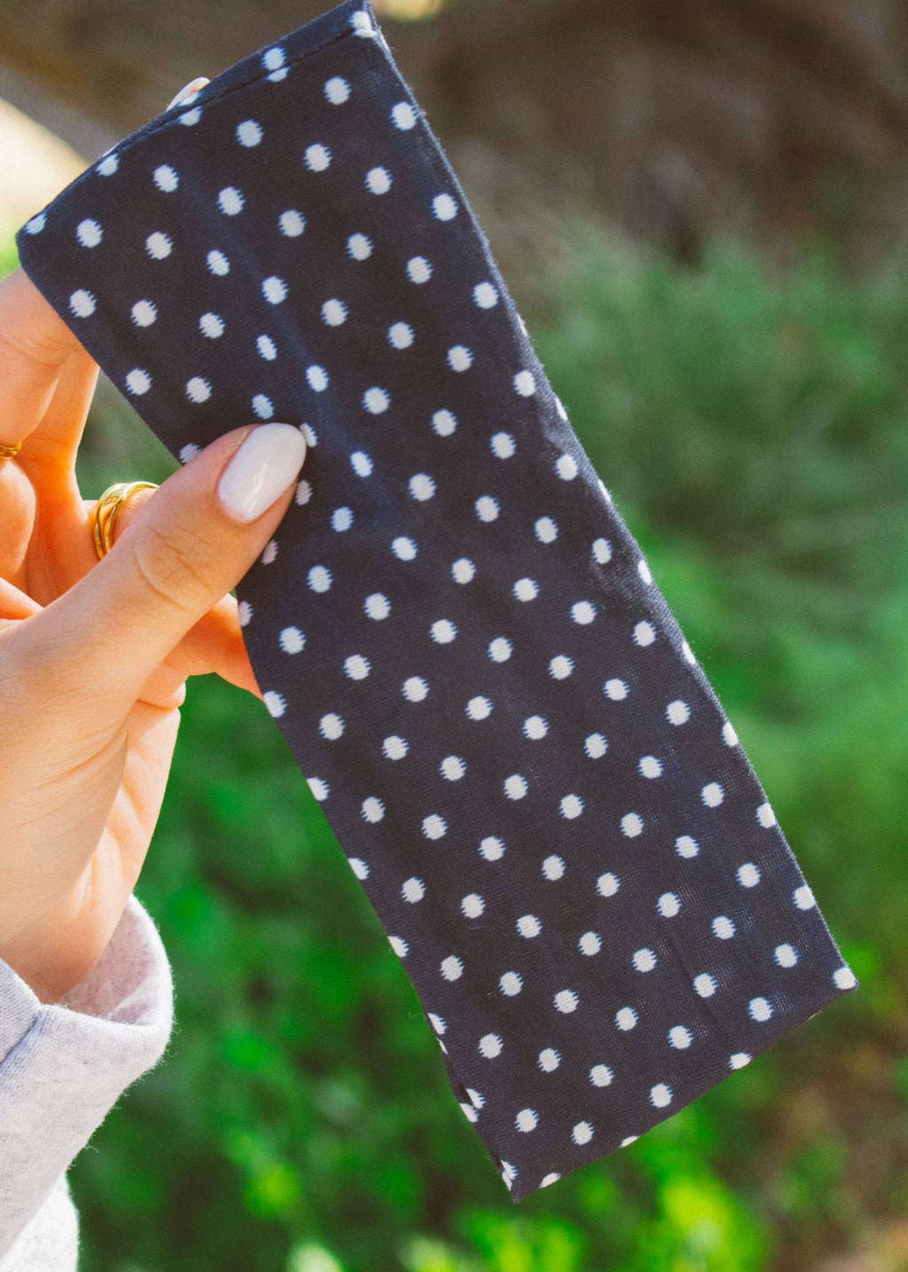 Dotted stretchy headband