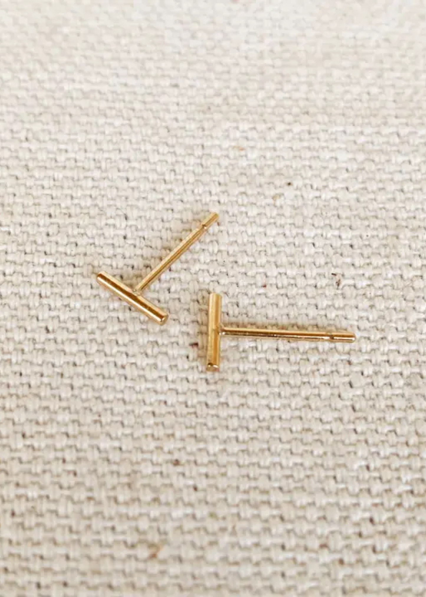 Petite bar stud earrings