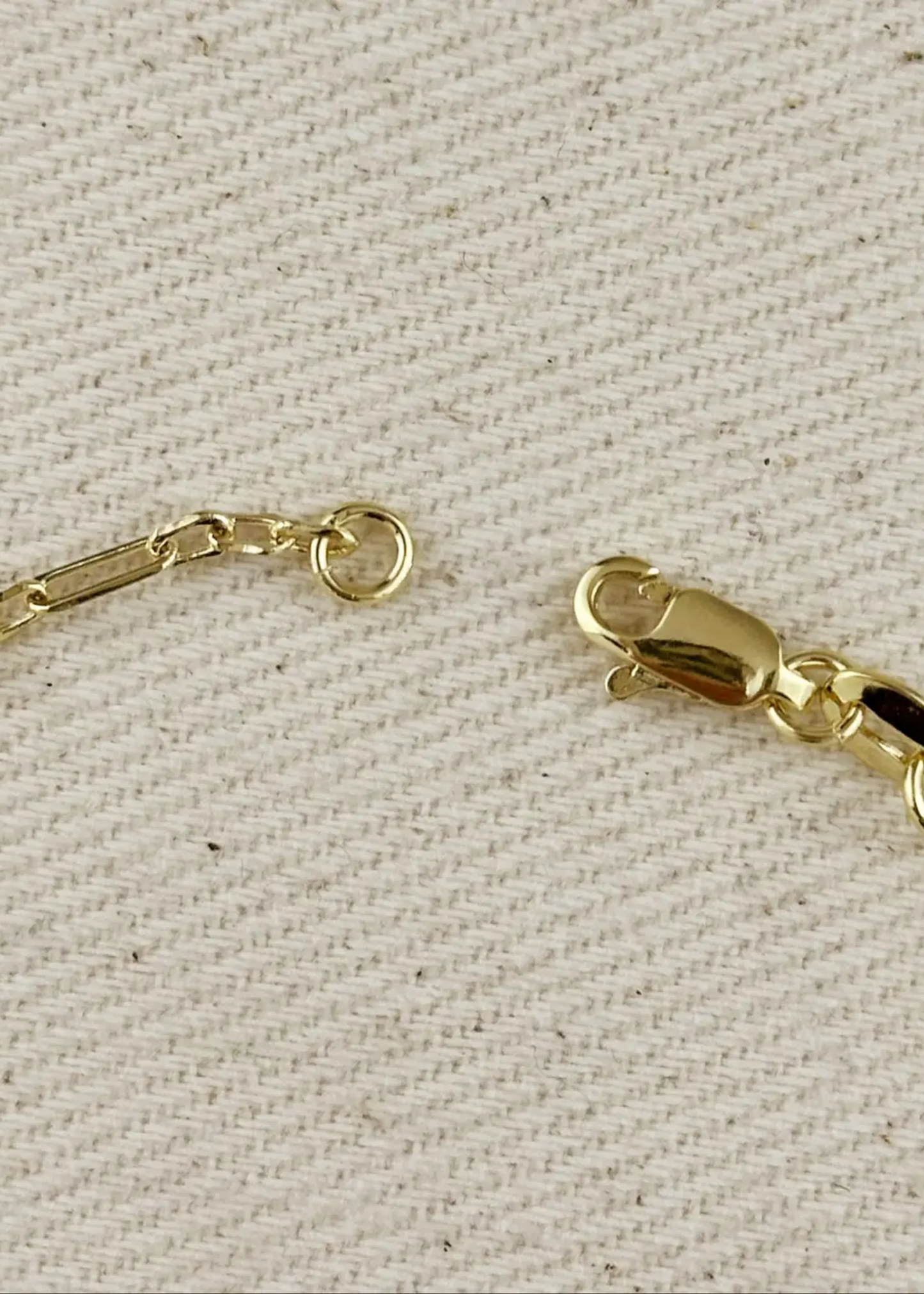 Alternated paperclip bracelet