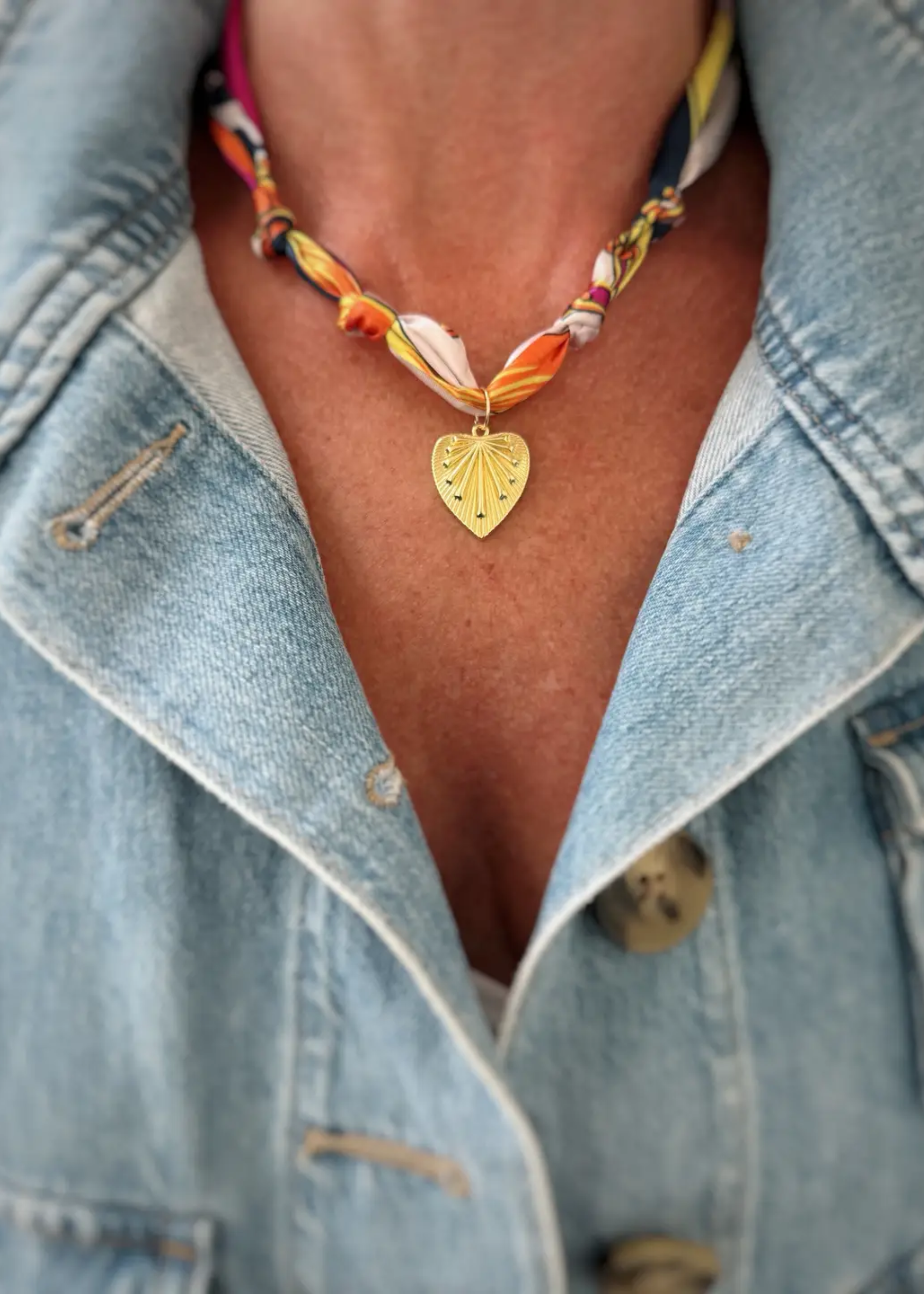 Rome knotted scarf heart charm necklace