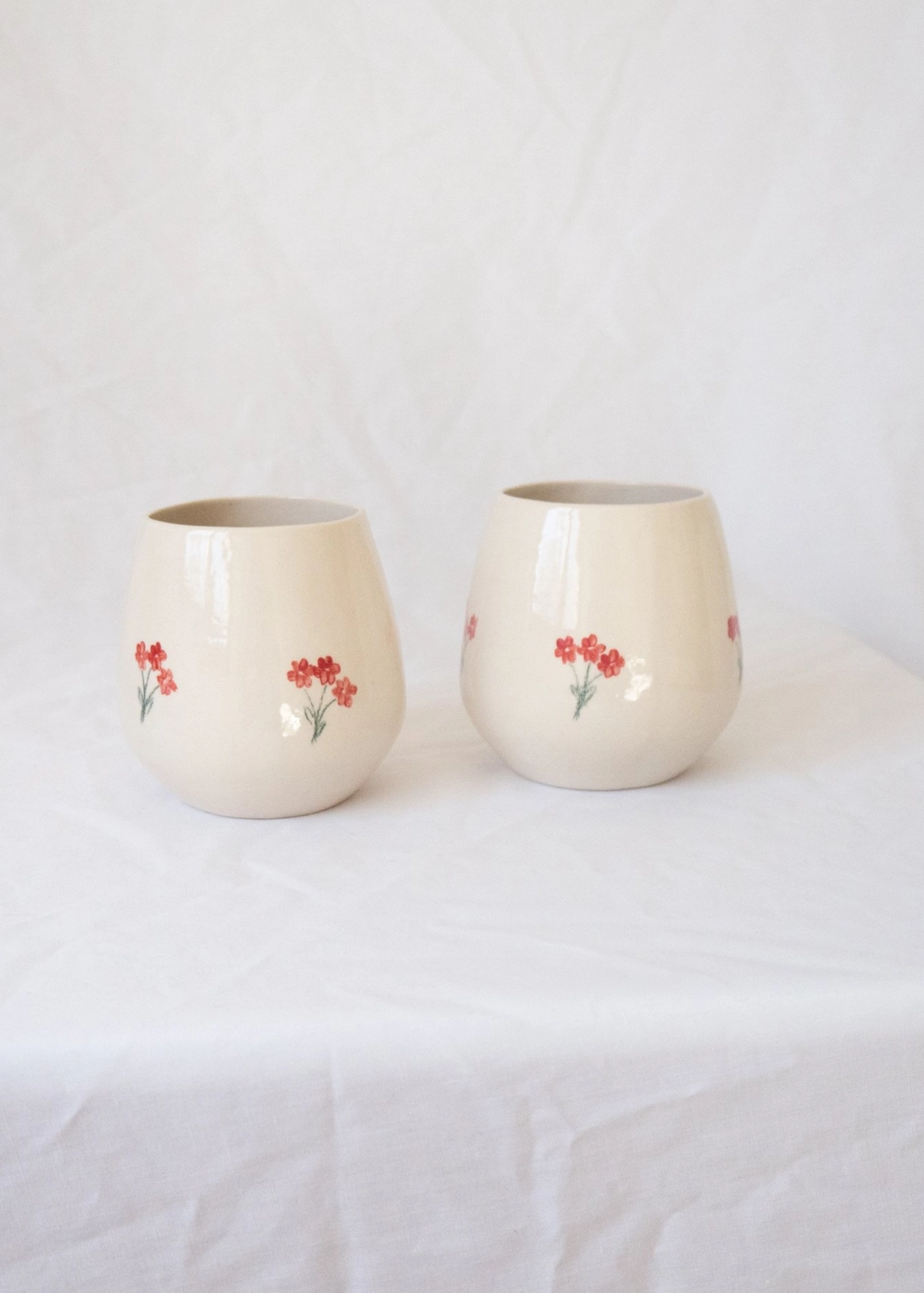 Red bouquet wine cup