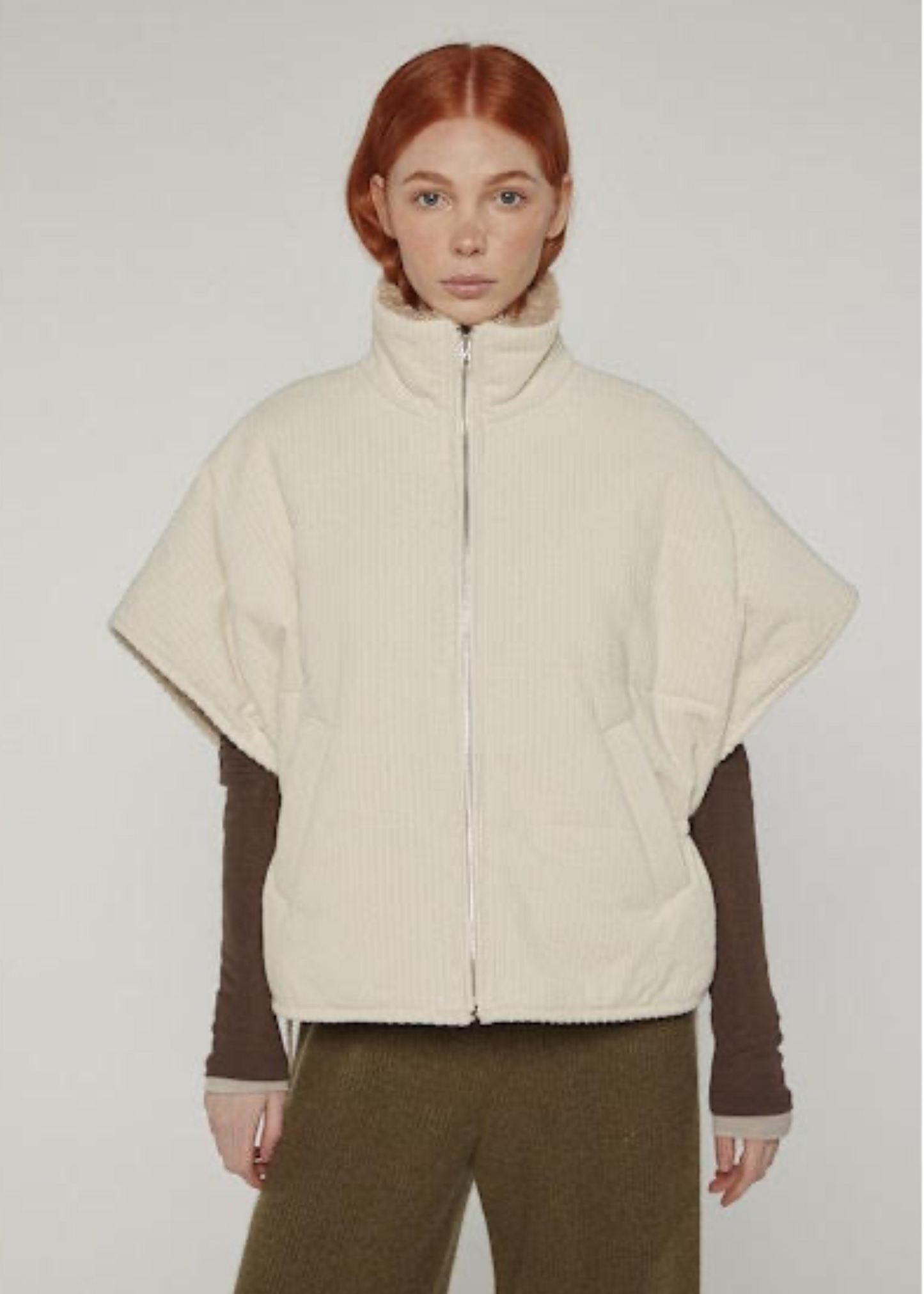 Reversible high-neck vest