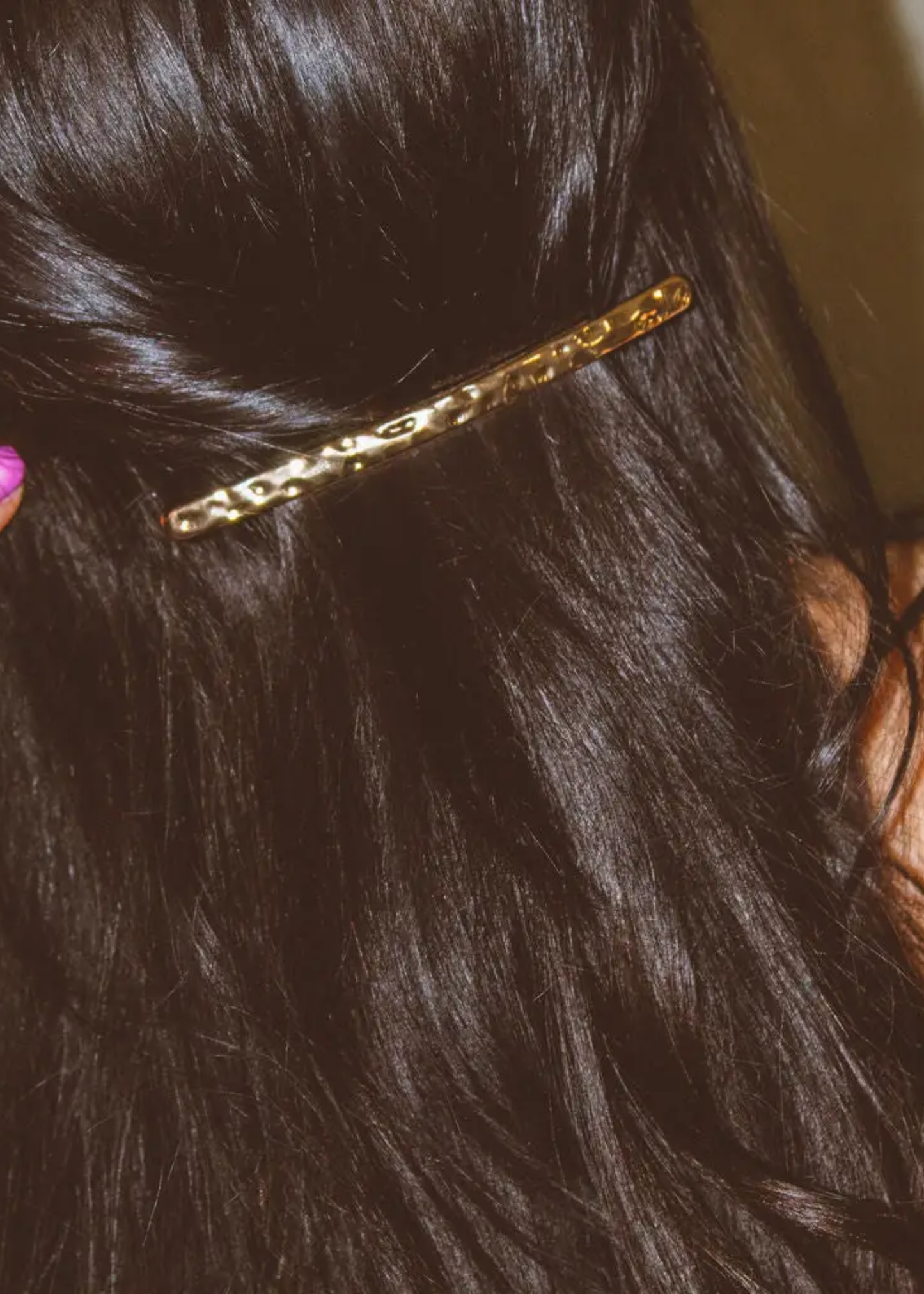 Bumpy bar barrette