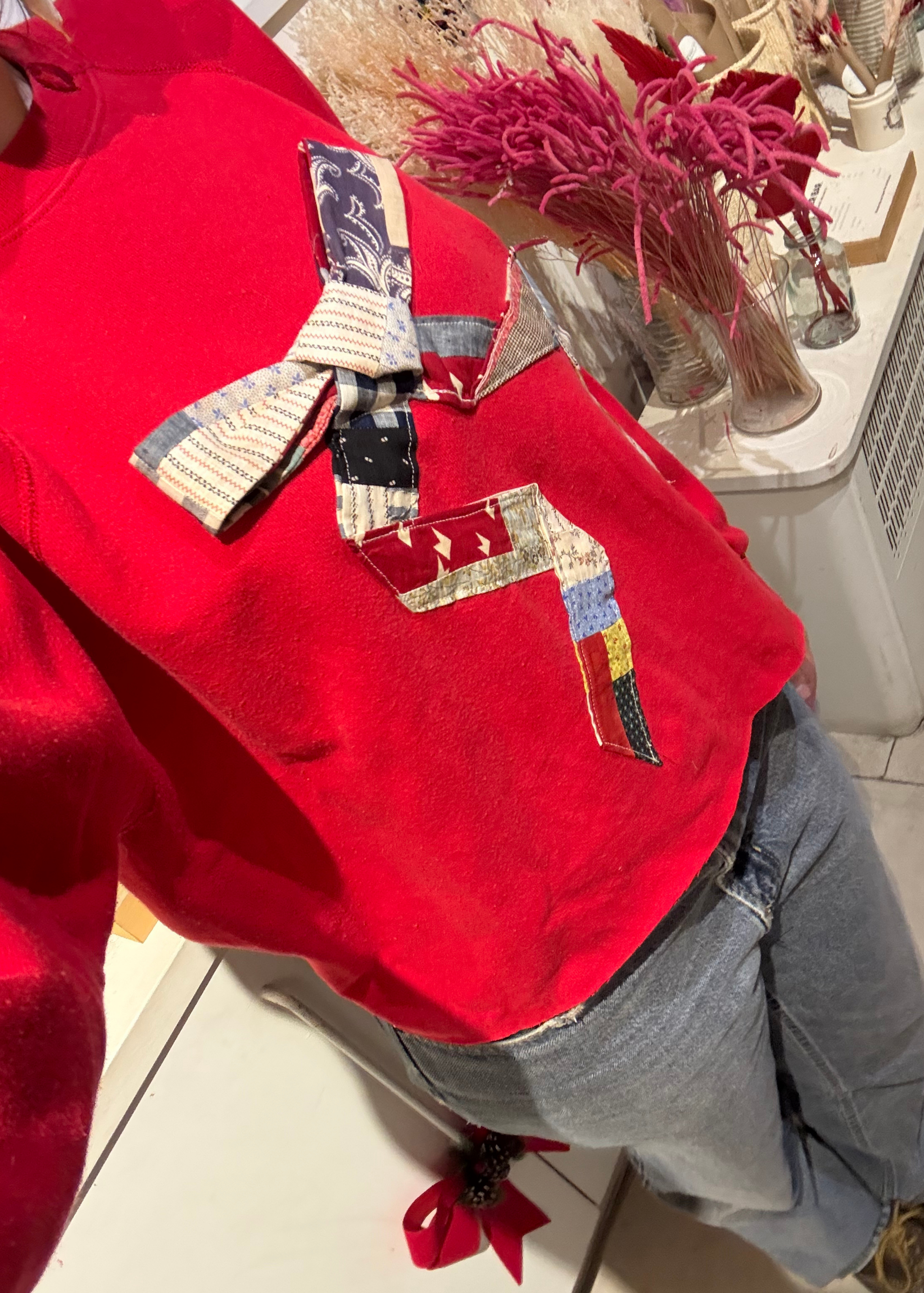 Quilt bow pullover, red