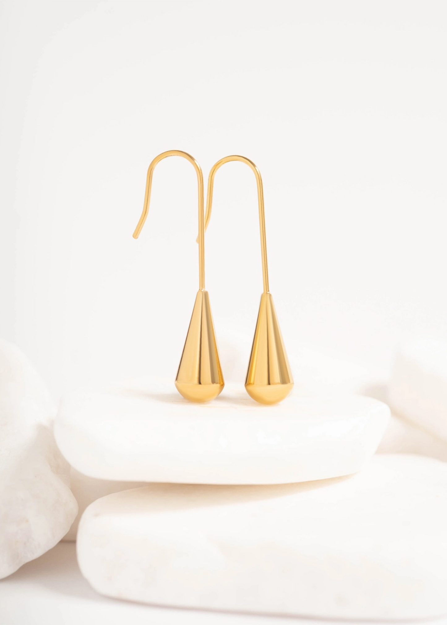 Drop earrings, gold