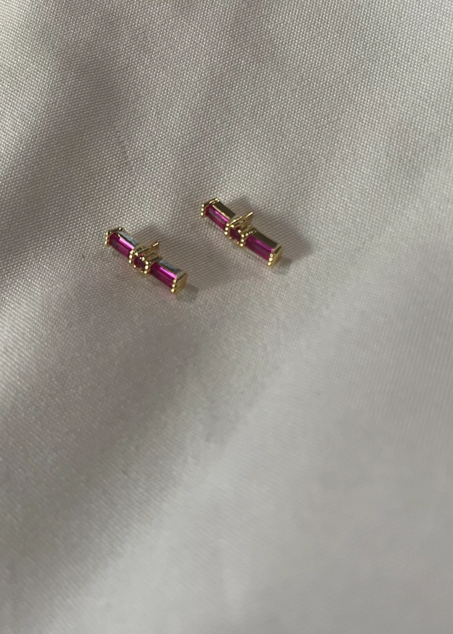 Fuchsia stud earrings
