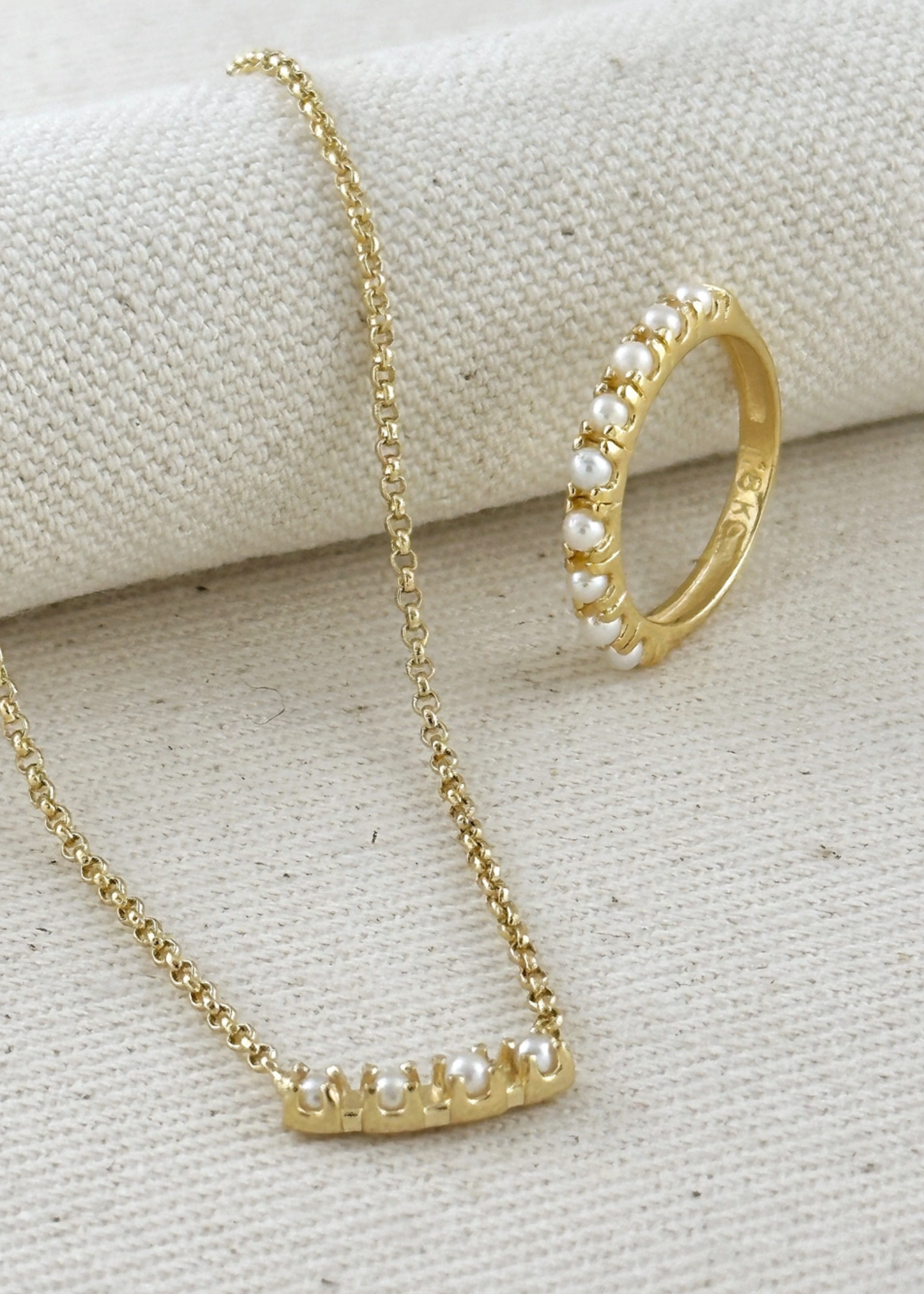 Pearl band ring
