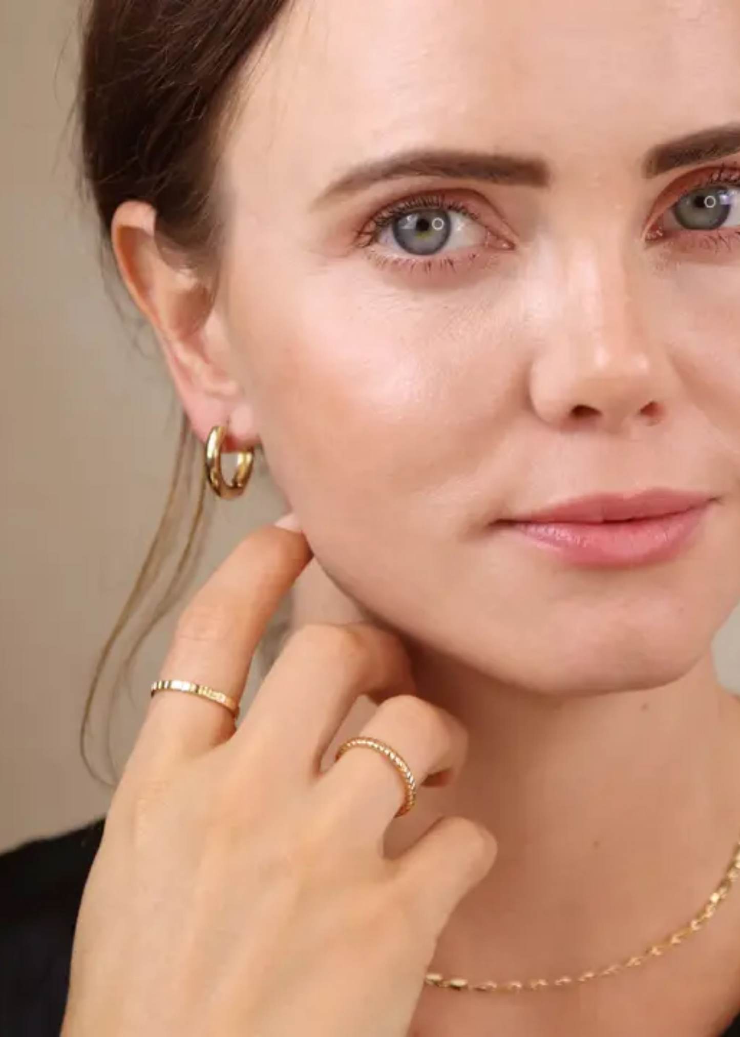 Polished clicker hoop earrings