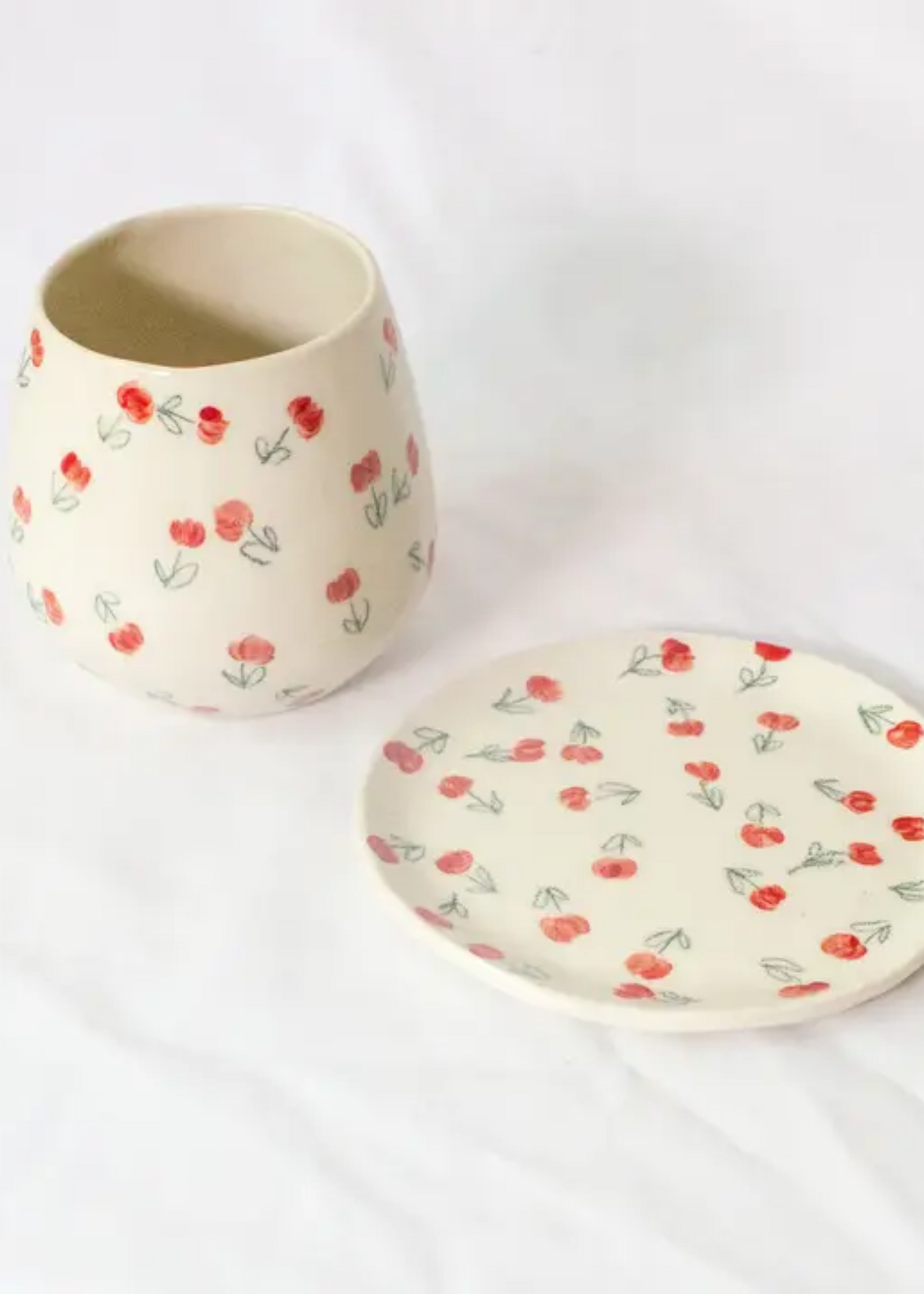 Scattered tulips catchall plate