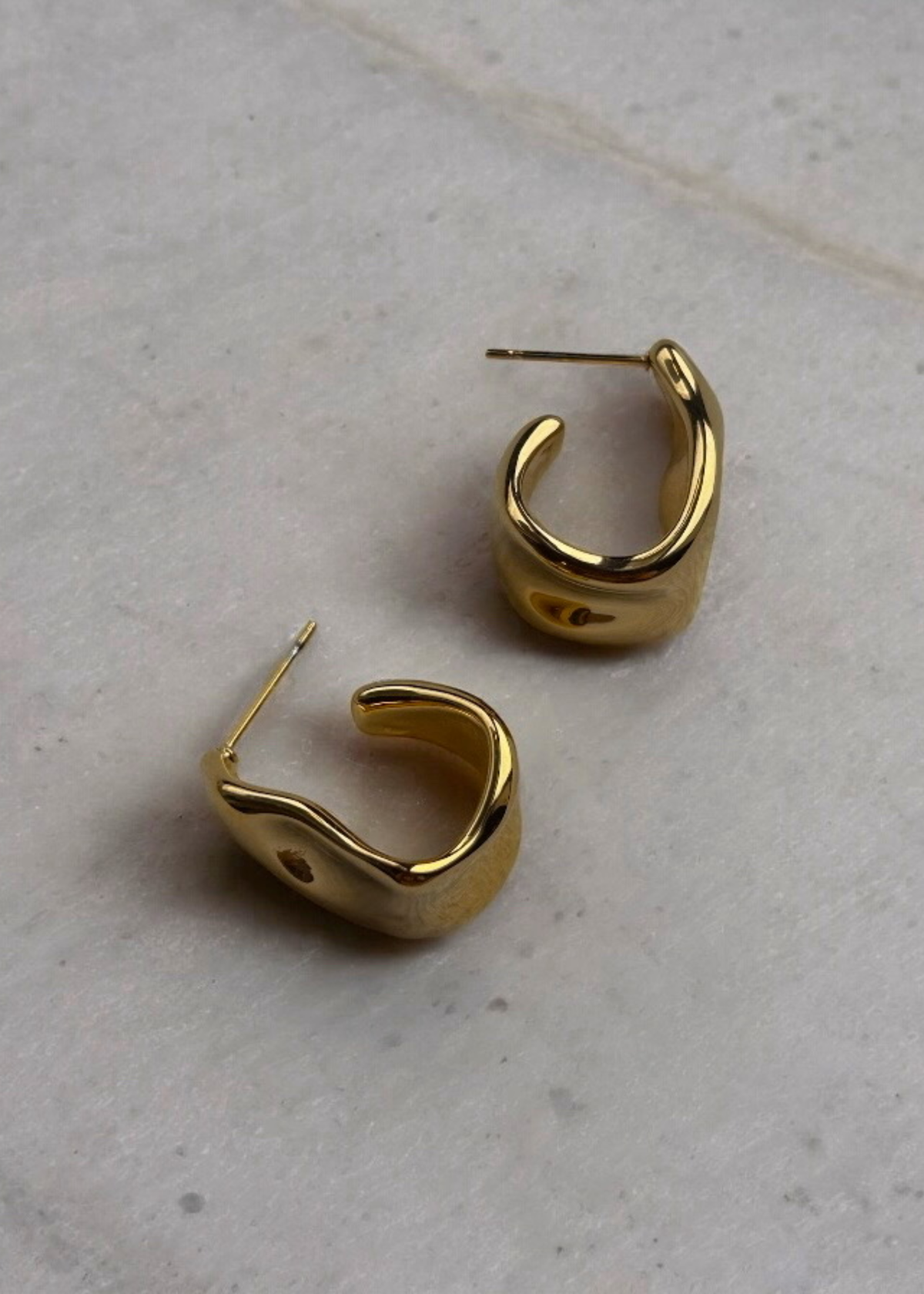 Leni hoops