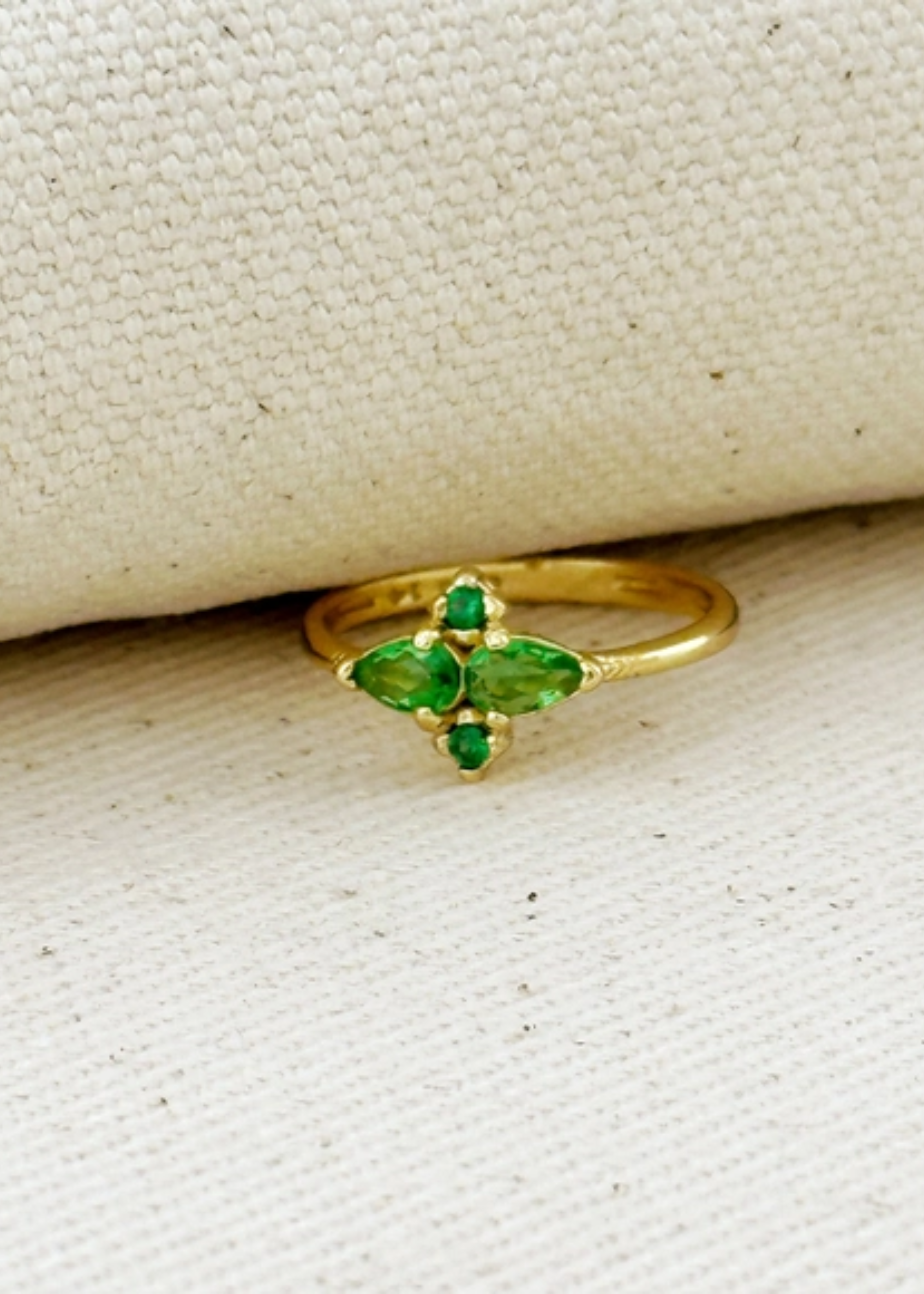 Vintage flower cubic zirconia ring