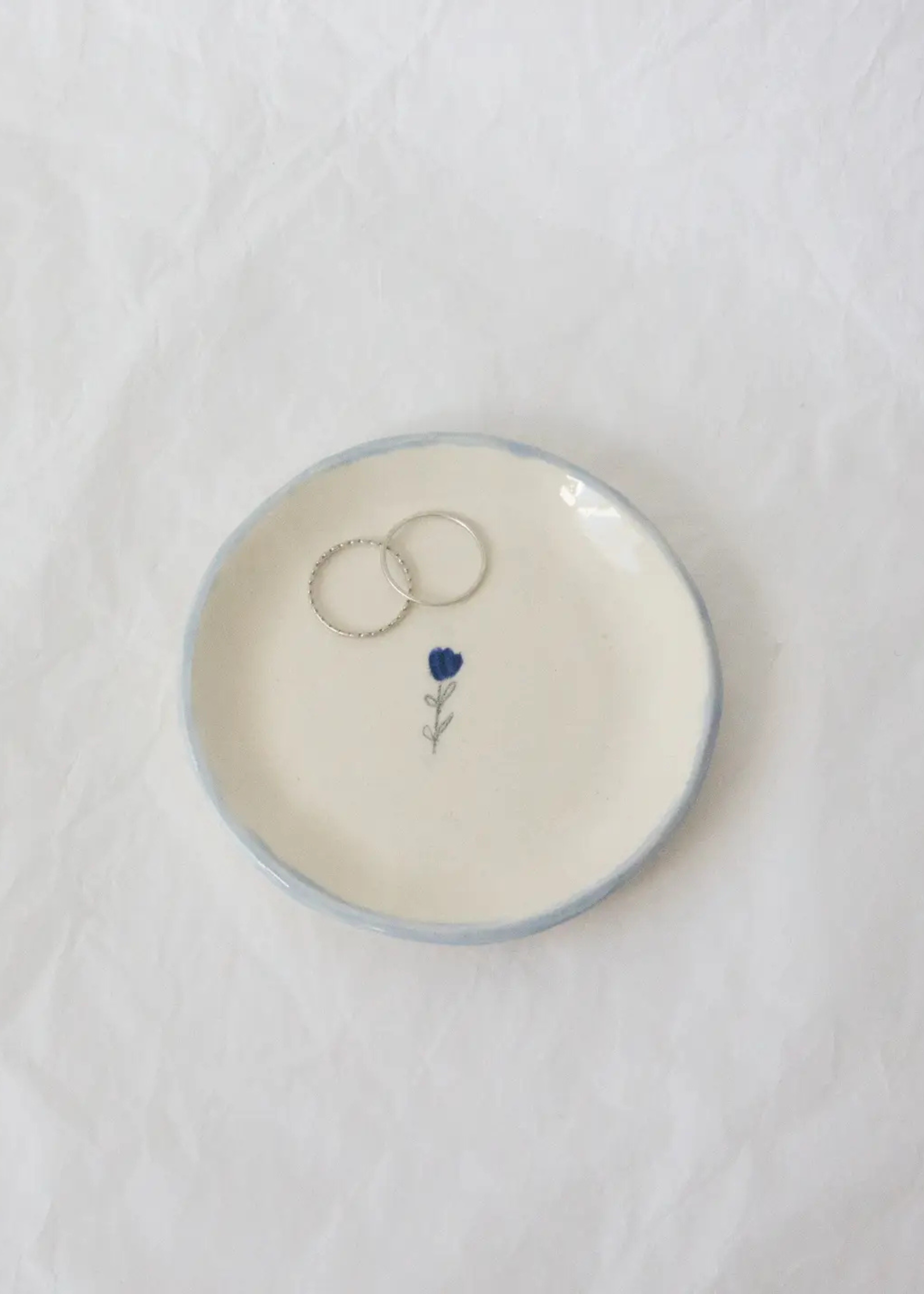 Periwinkle tulip ring dish