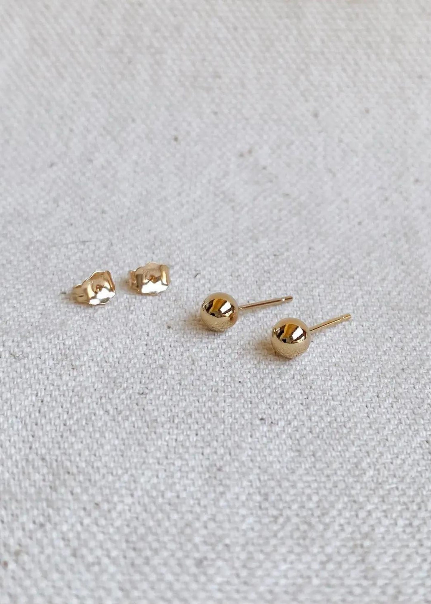 Le soleil studs