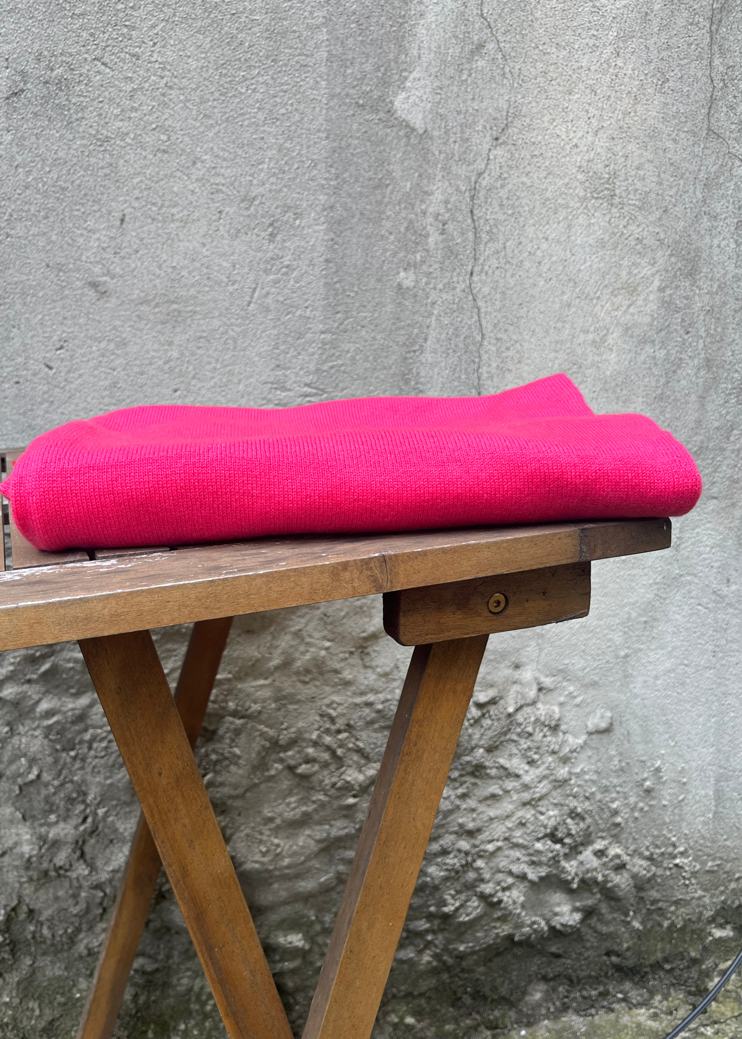 Oversized travel wrap, hot pink