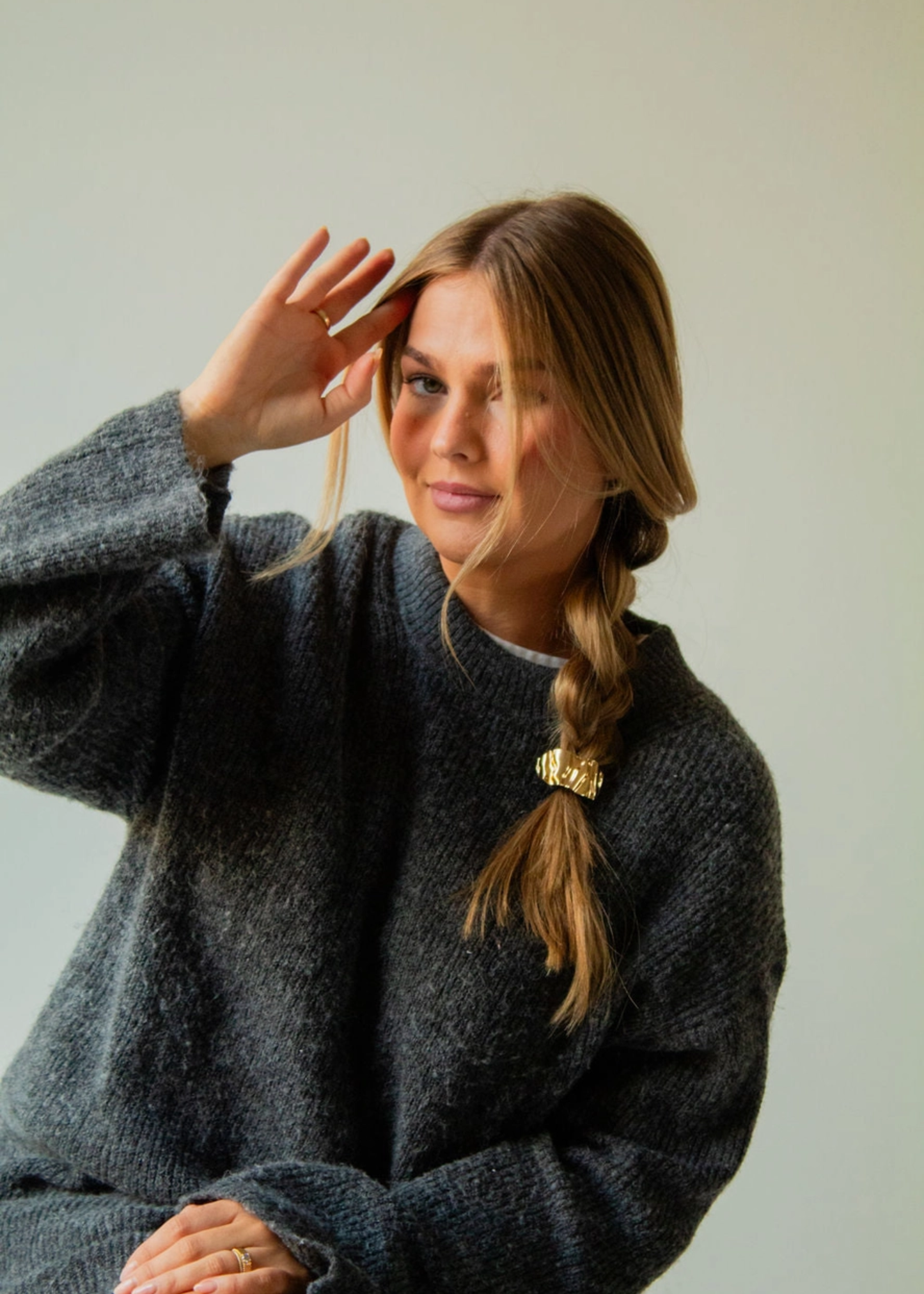 Crinkled ponytail cuff , gold