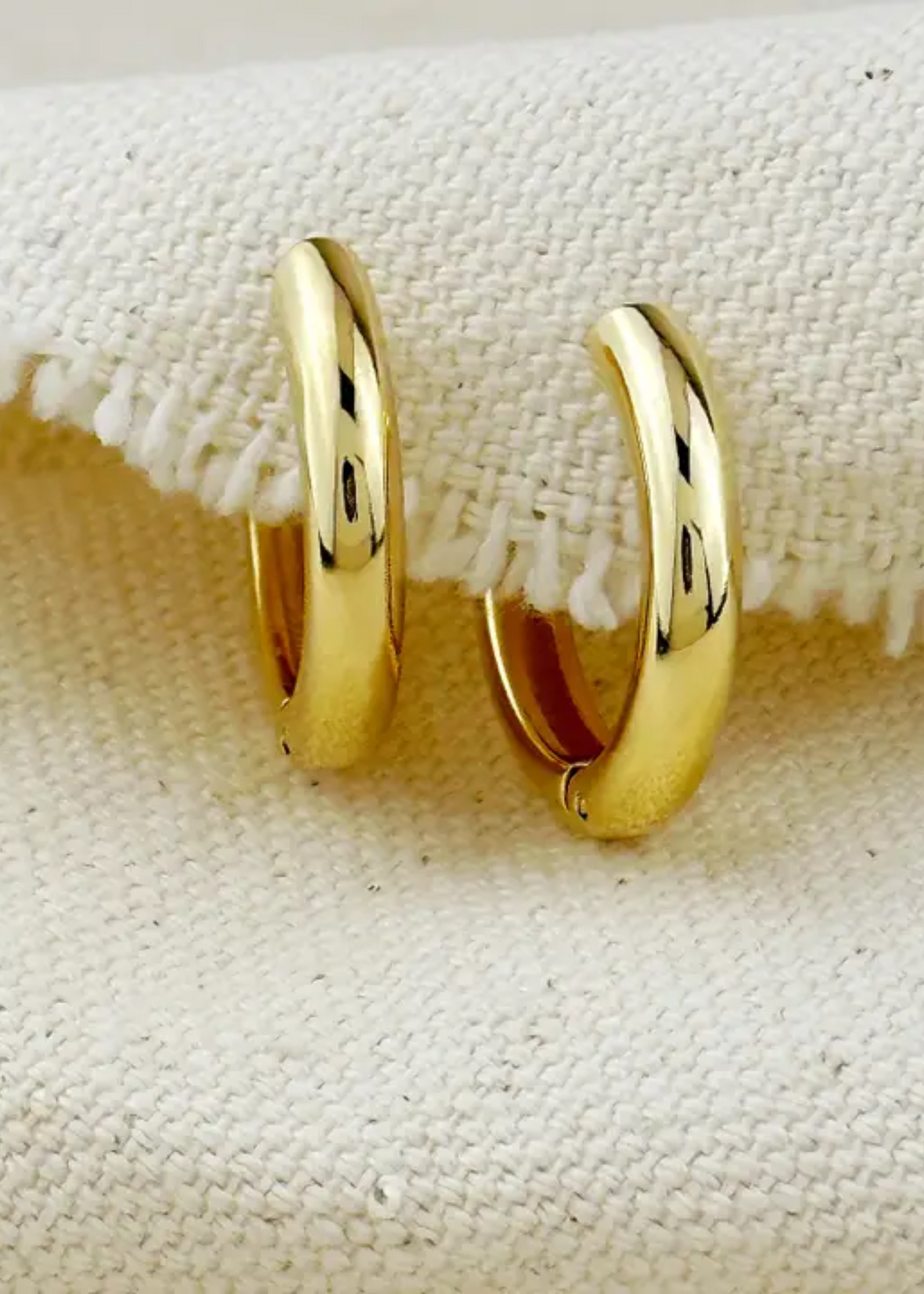 Polished clicker hoop earrings