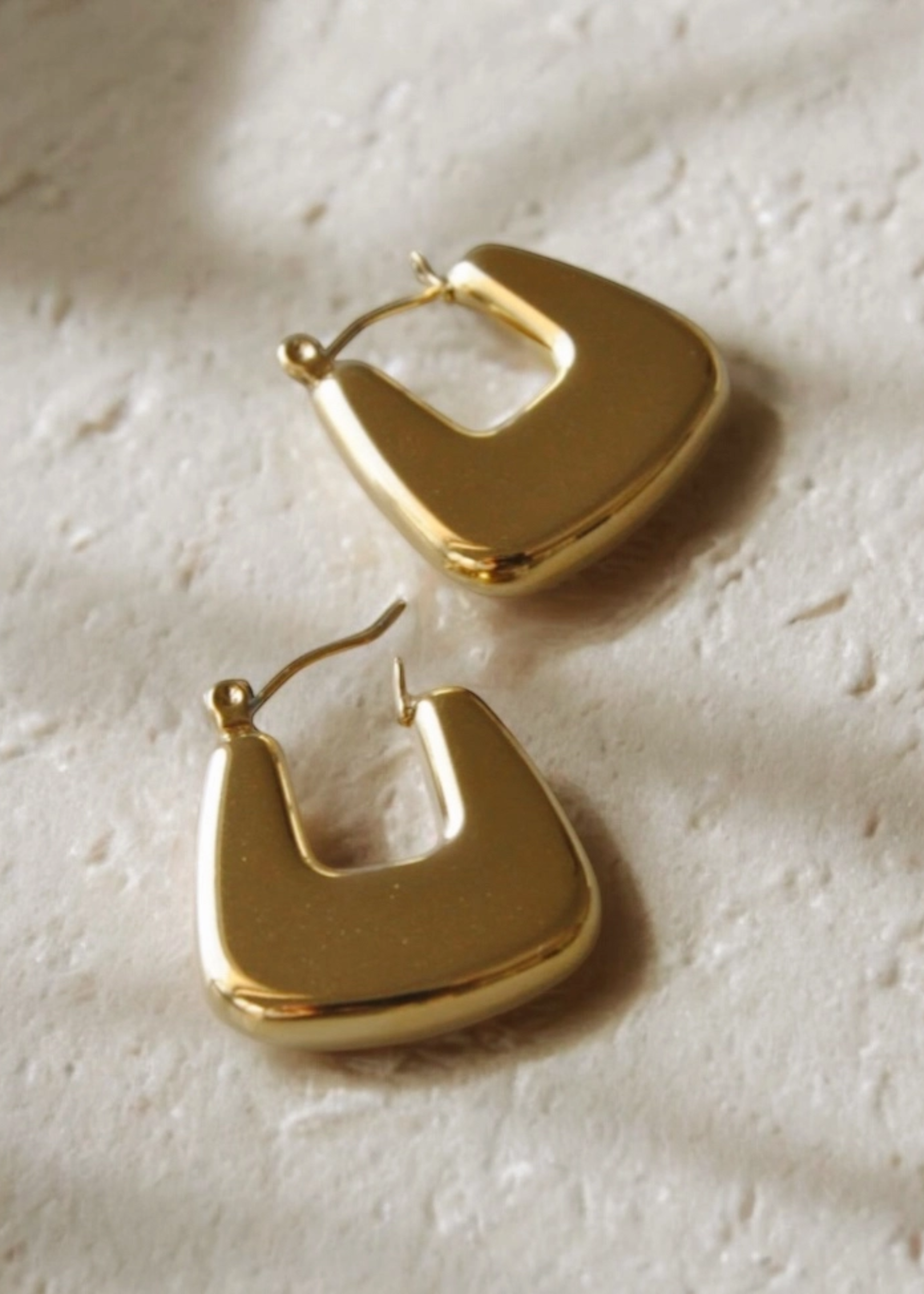 Lucia hoops