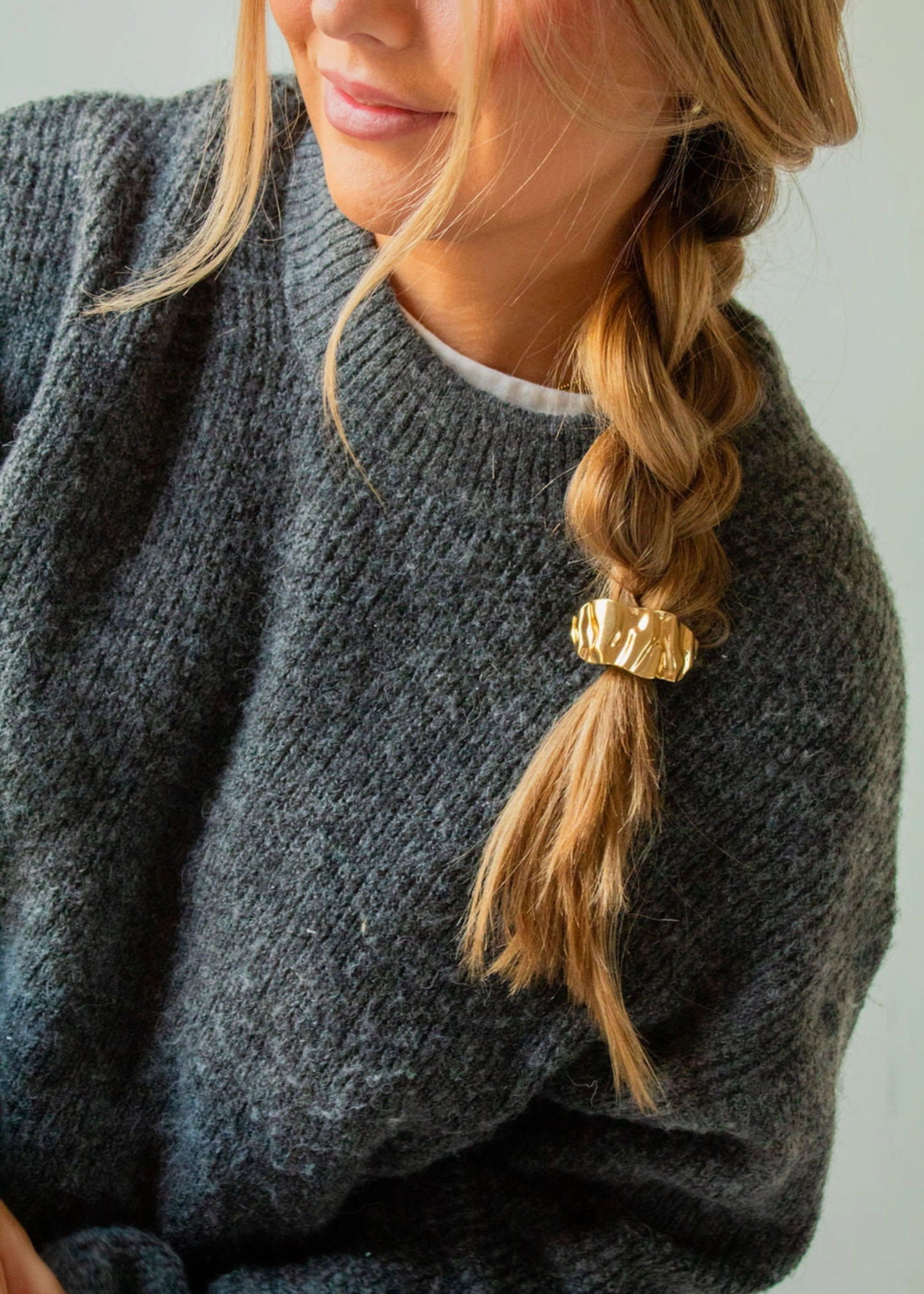 Crinkled ponytail cuff , gold