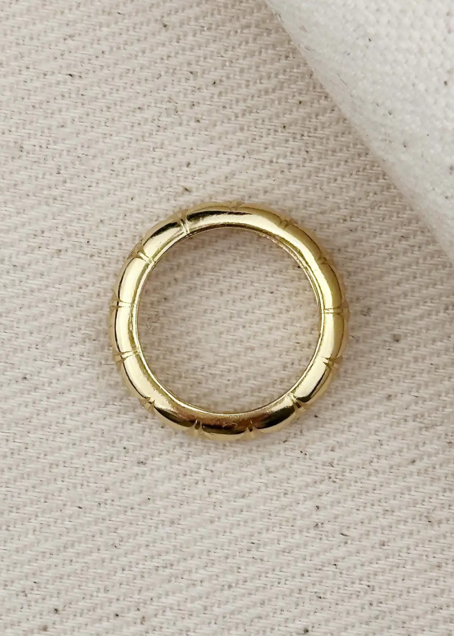 Diamond cut band ring