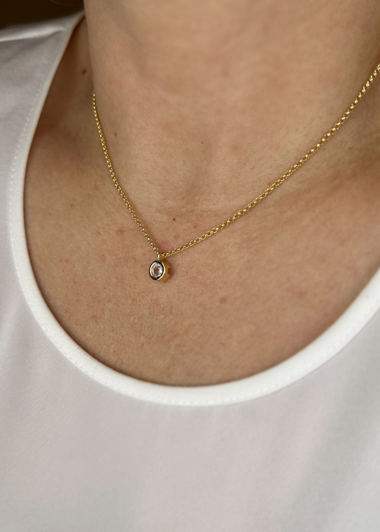 Solitaire necklace