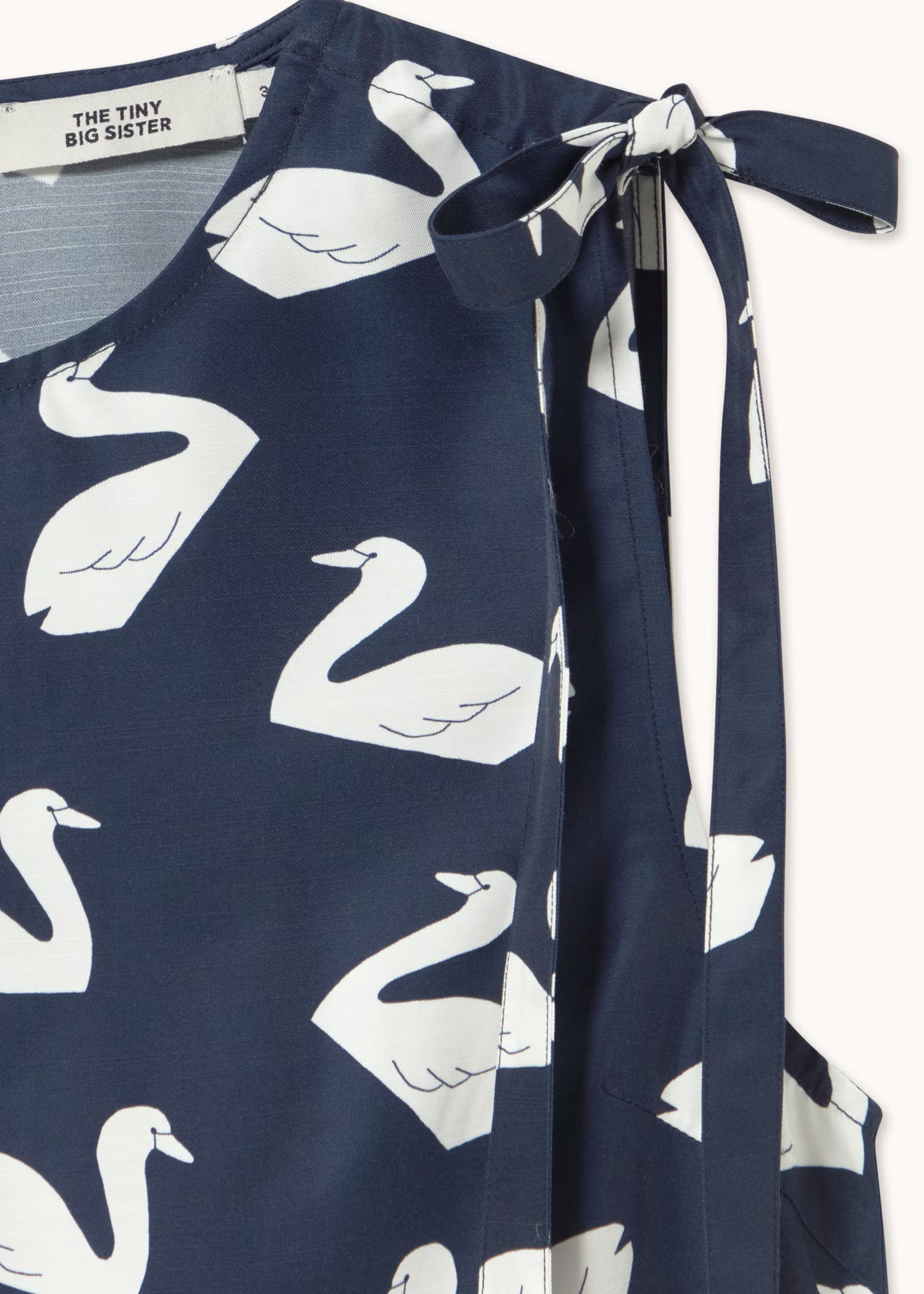 Swans top