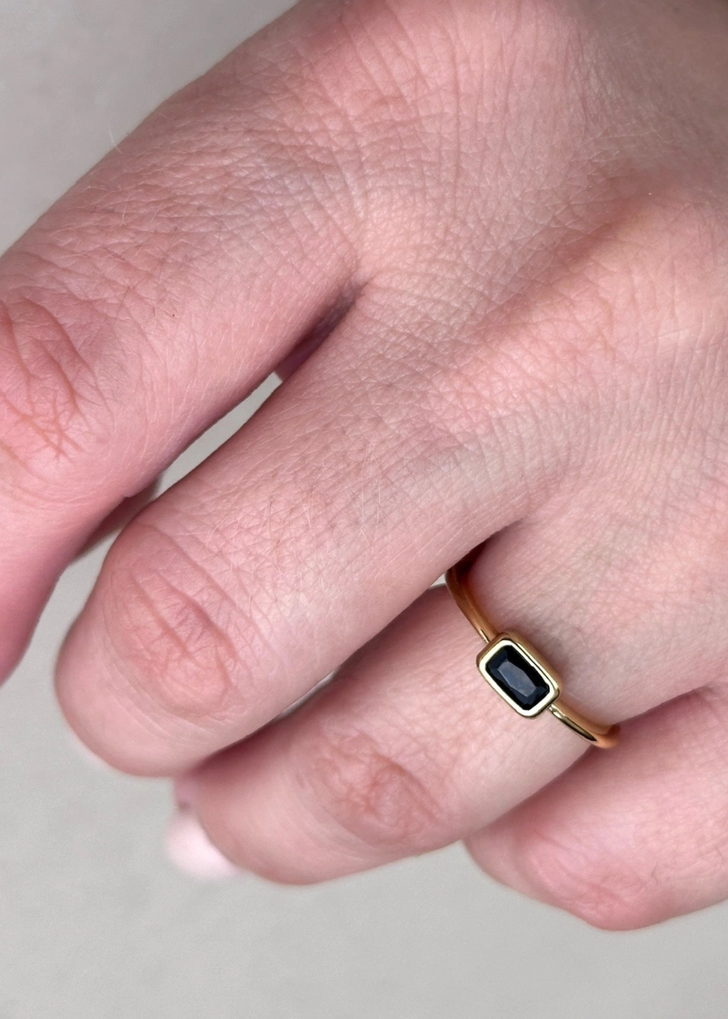 Emmy ring, black