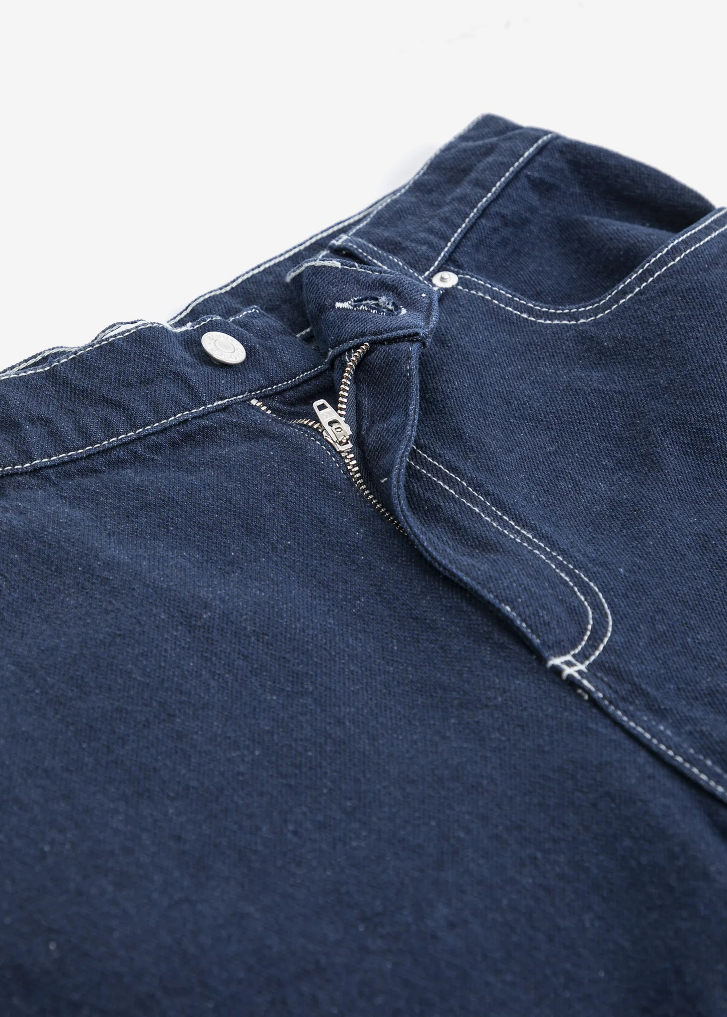 Contrast stitching denim bermuda