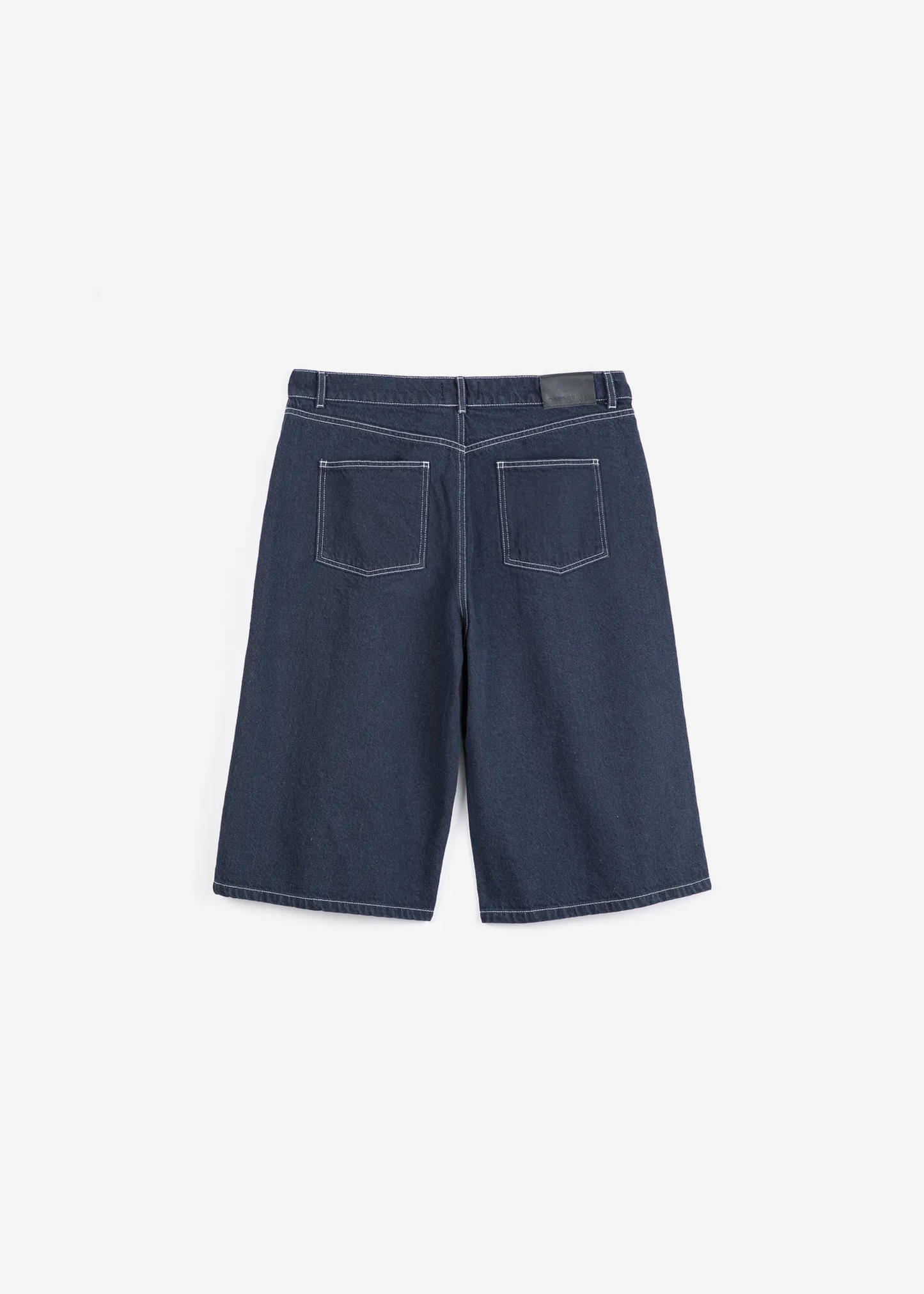 Contrast stitching denim bermuda