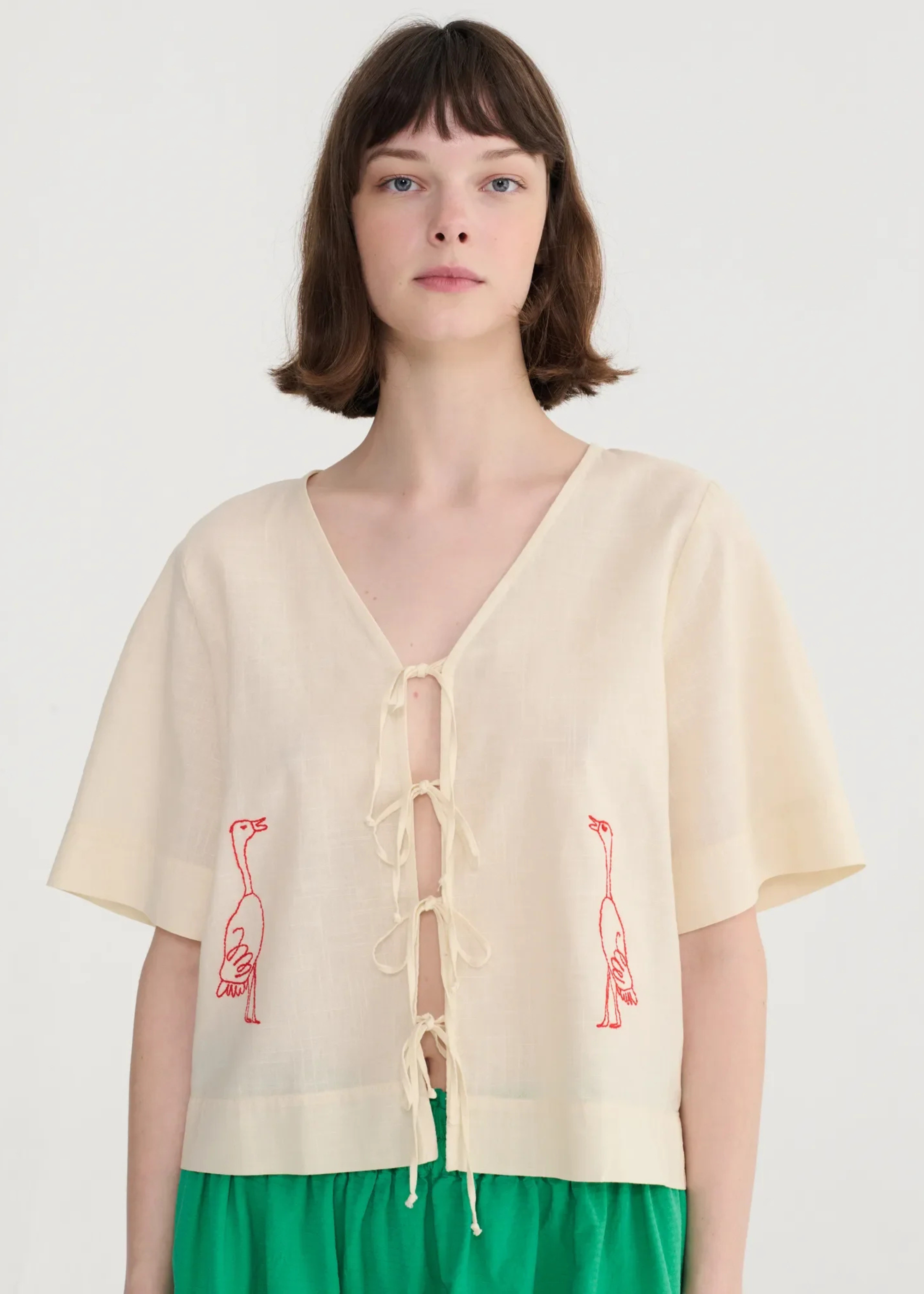 Embroidery tied blouse