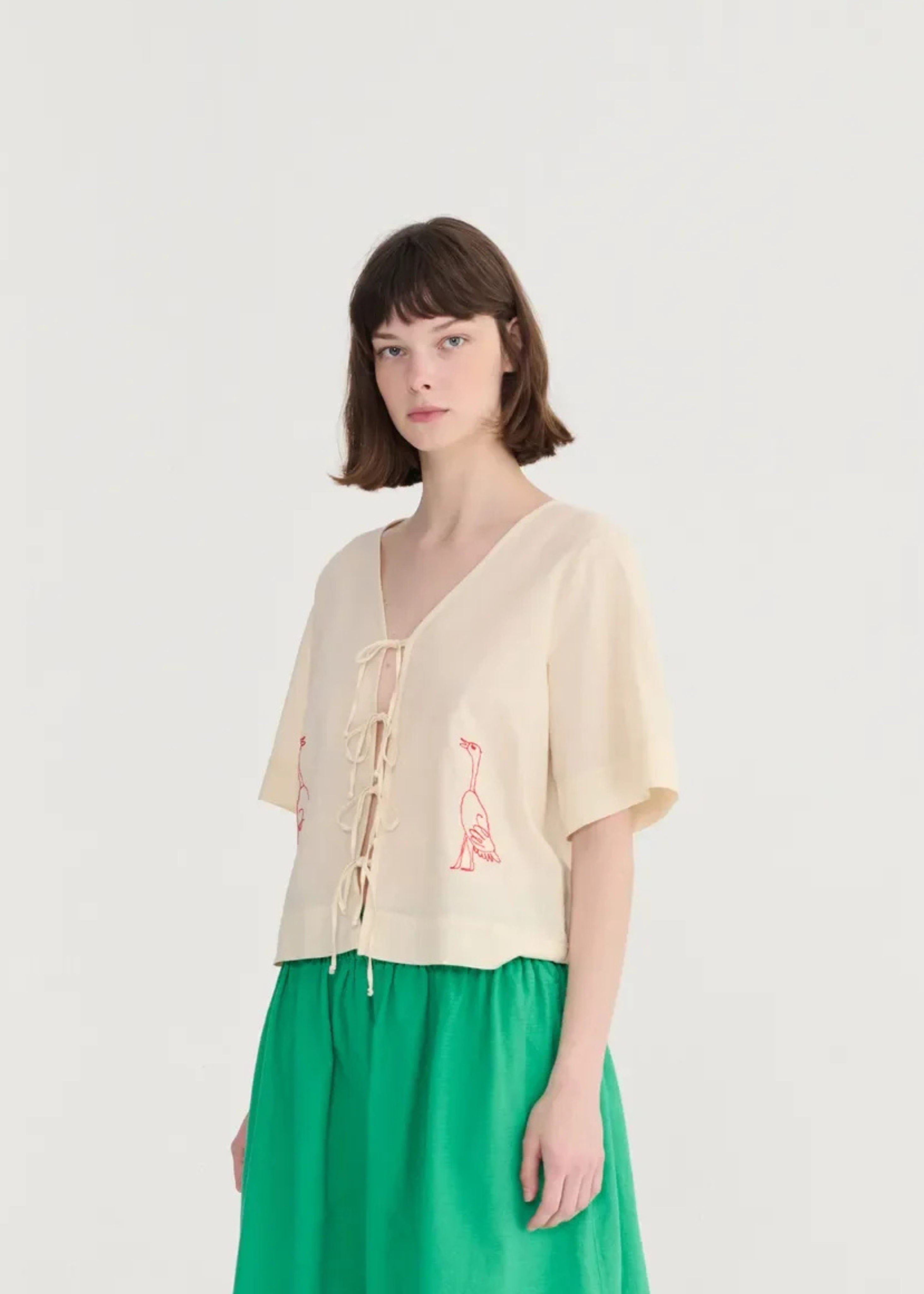 Embroidery tied blouse