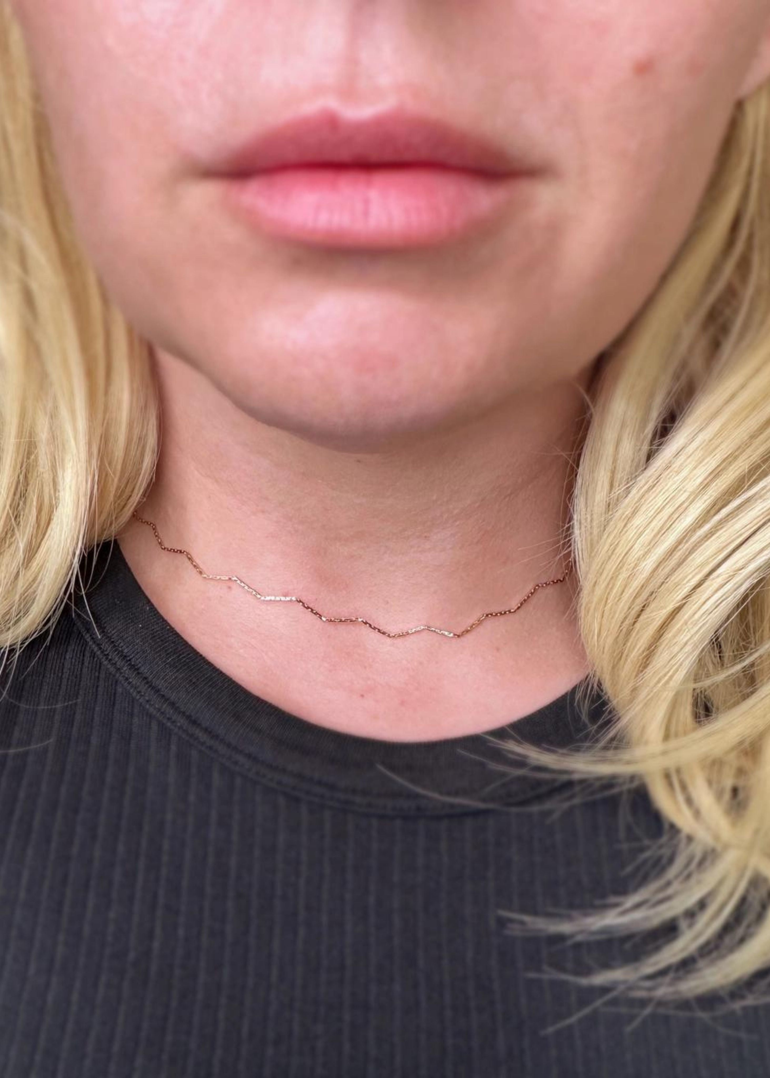Zig zag choker
