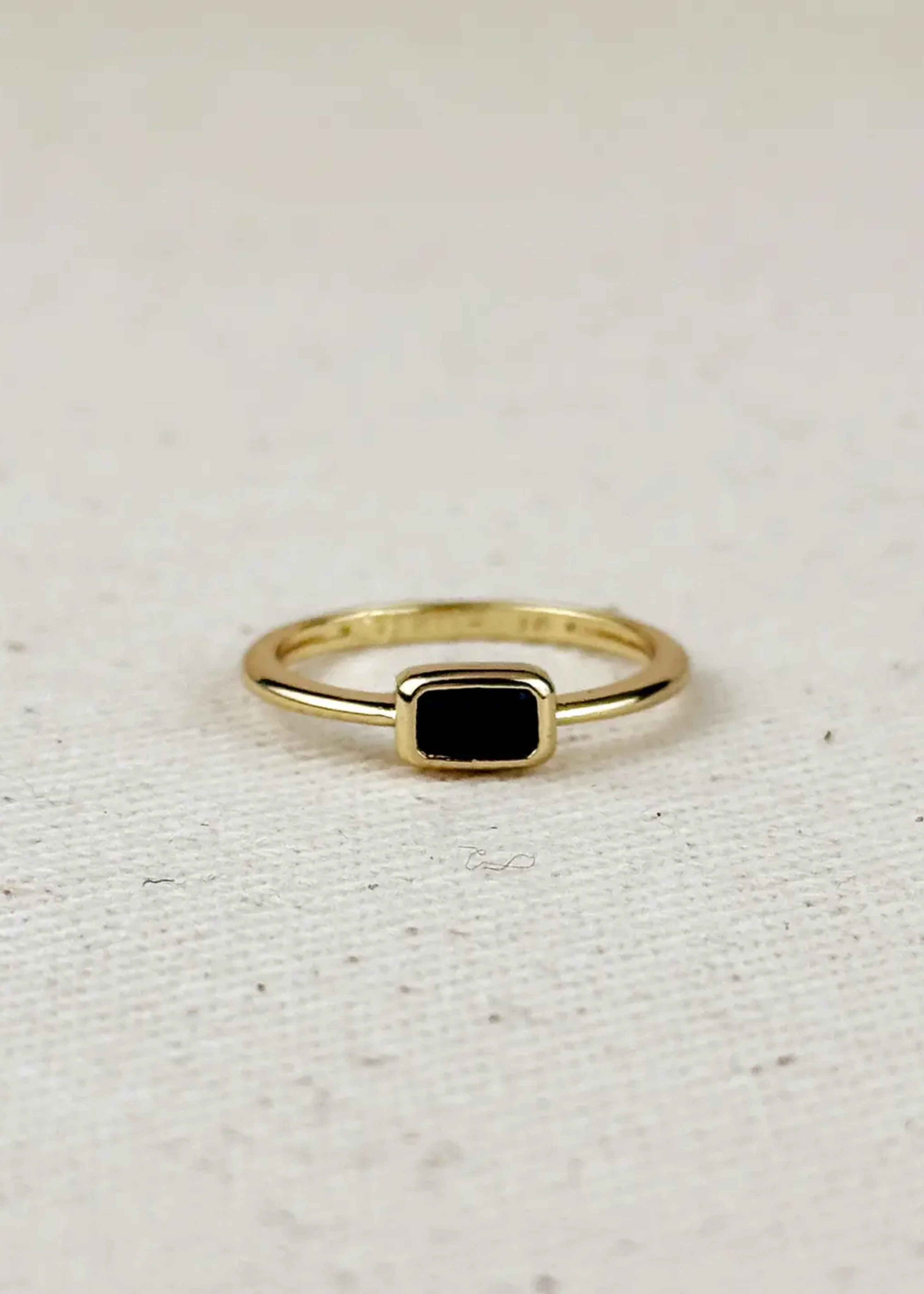 Emmy ring, black